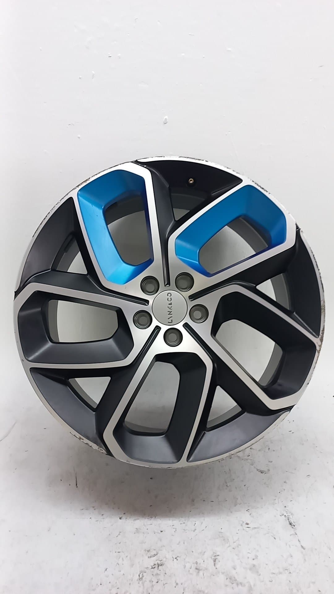 Llanta LYNK & CO 01 5
