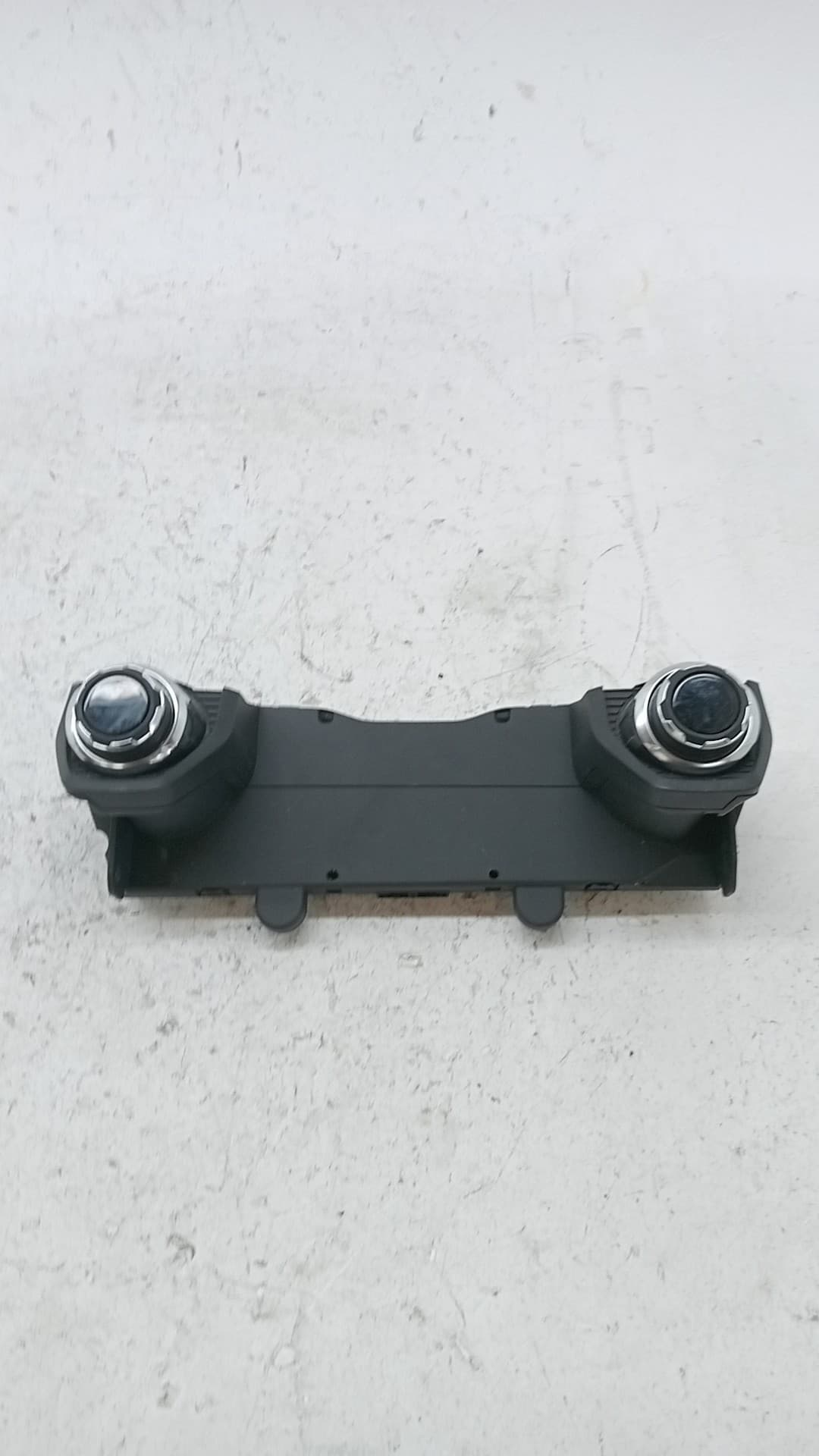 Mando climatizador LYNK & CO 01