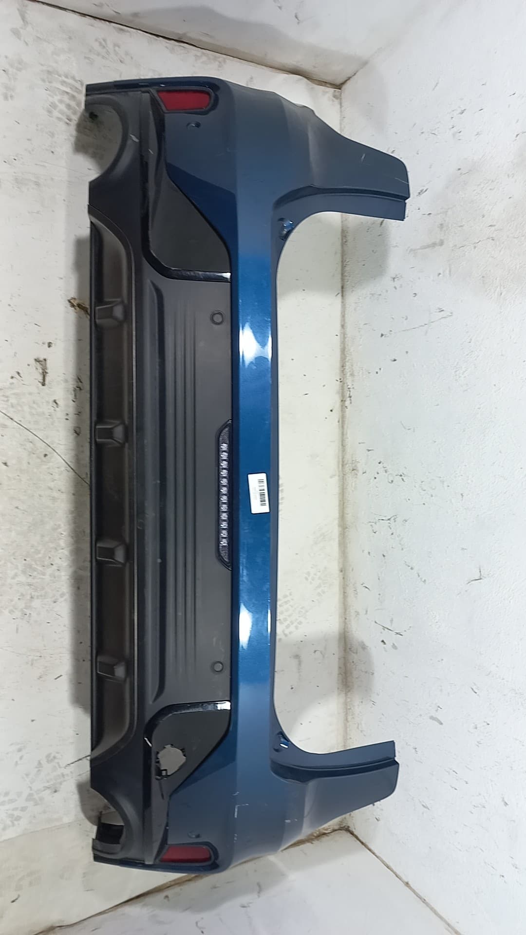 Paragolpes trasero LYNK & CO 01