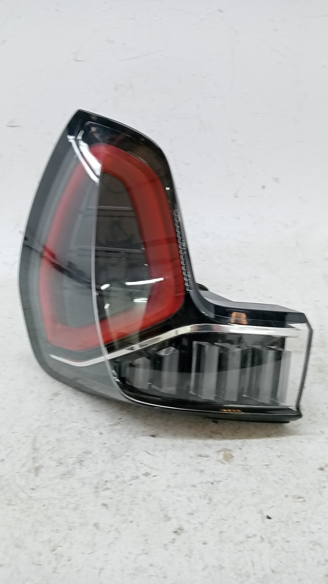Piloto trasero derecho LYNK & CO 01