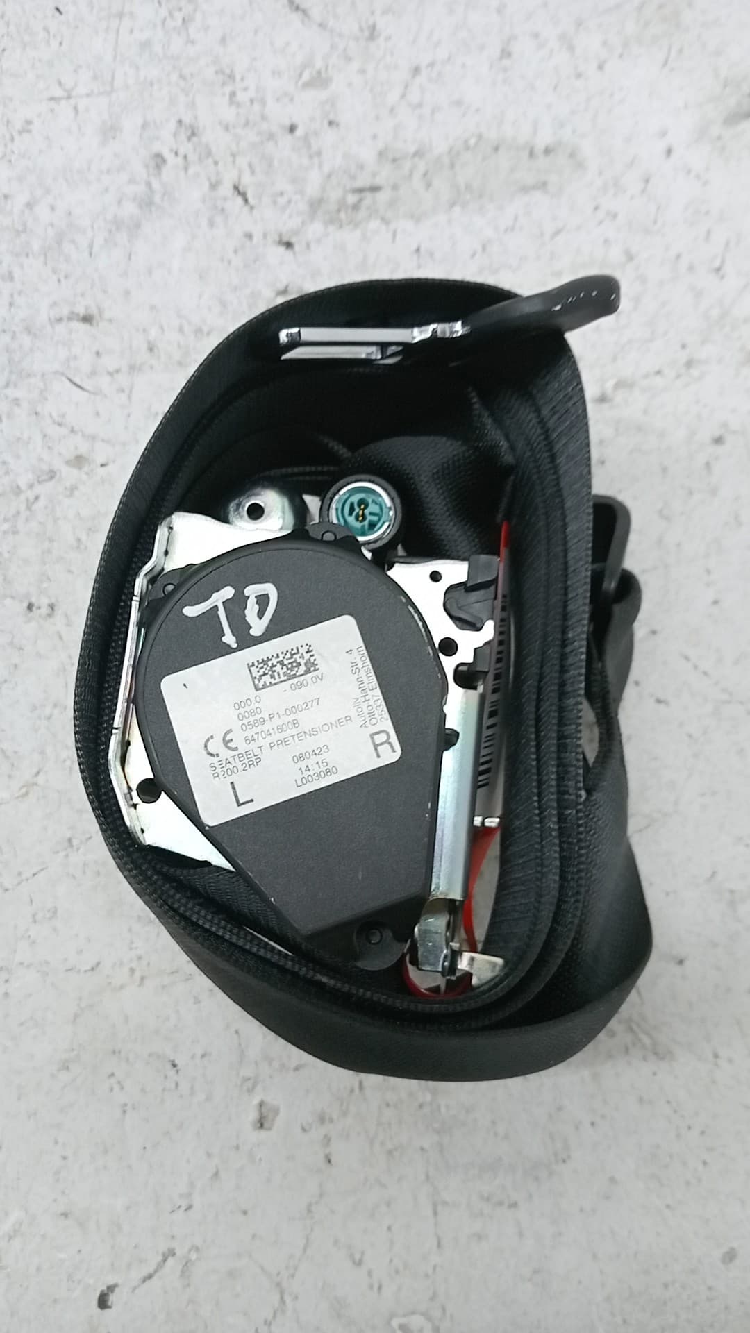 Cinturon seguridad trasero derecho LYNK & CO 01