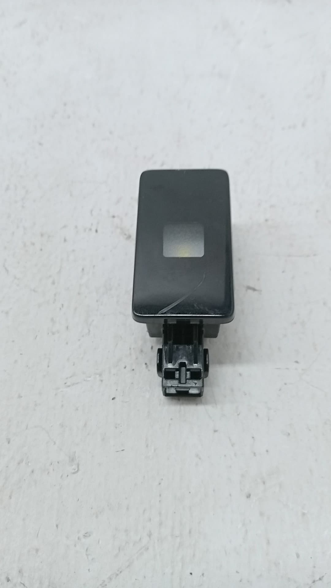 Luz interior LYNK & CO 01
