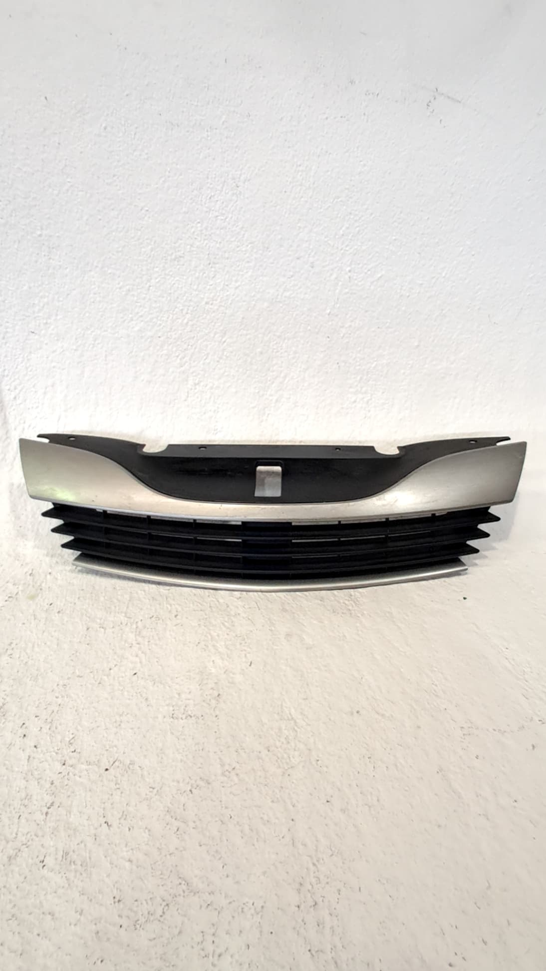 Rejilla delantera RENAULT LAGUNA (B56)