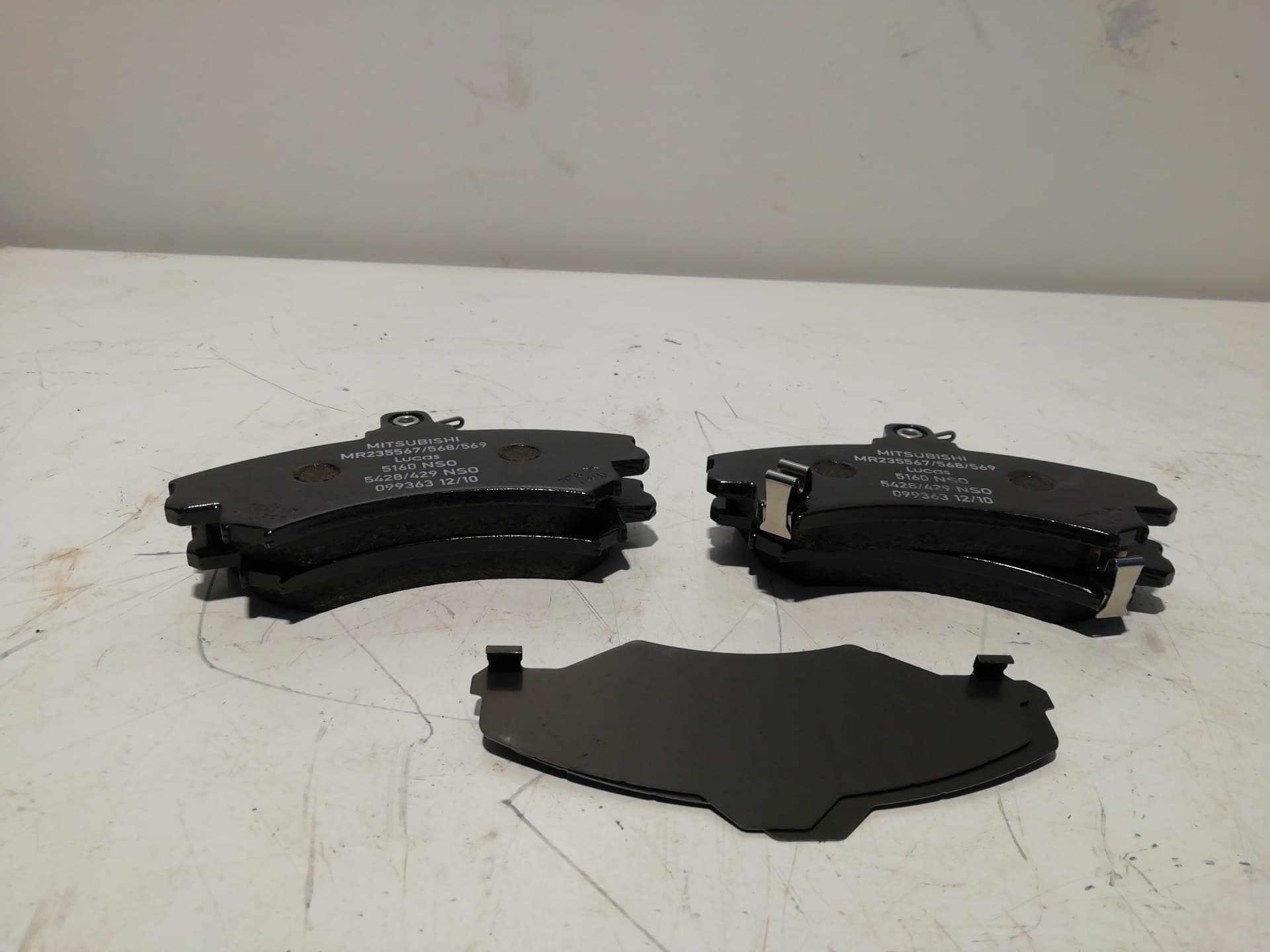 Pastillas de freno MITSUBISHI CARISMA BERINA 5 (DA0)