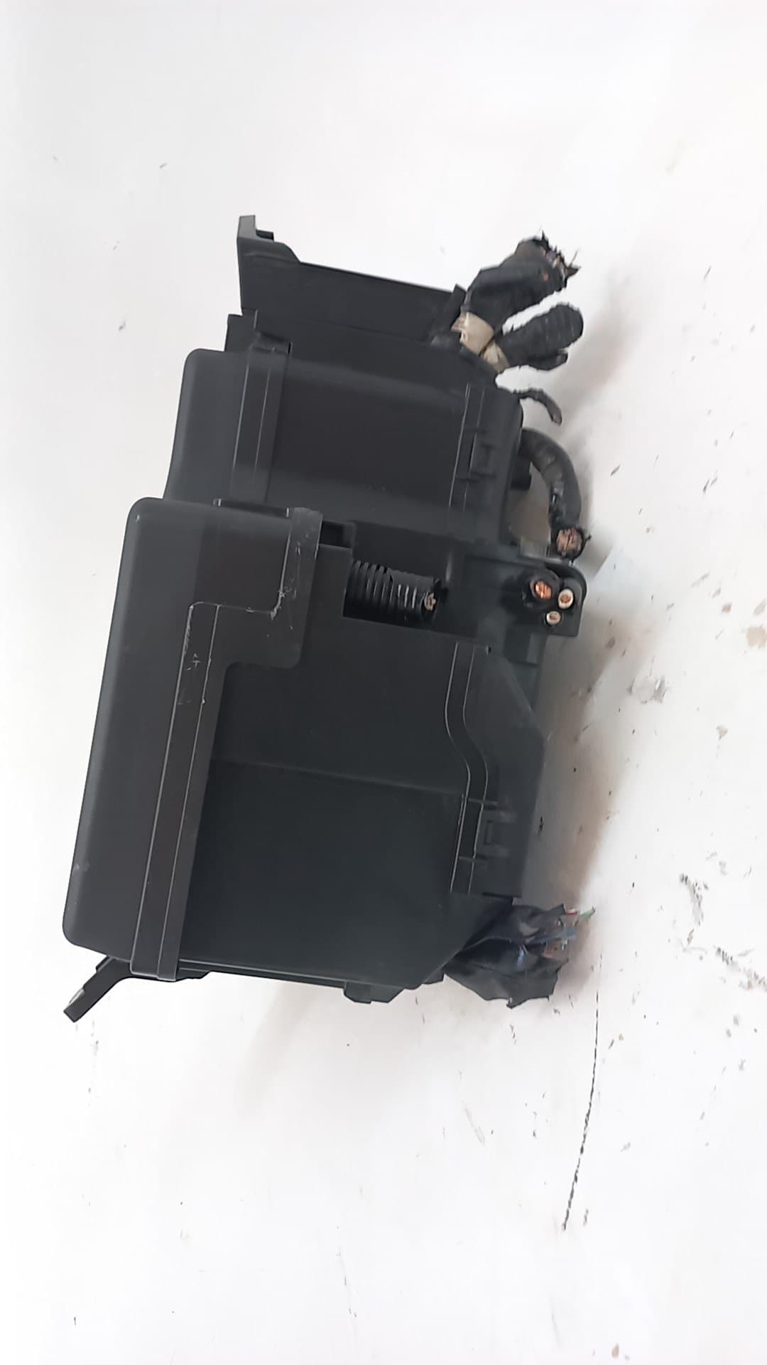 Caja reles / fusibles MAZDA 3