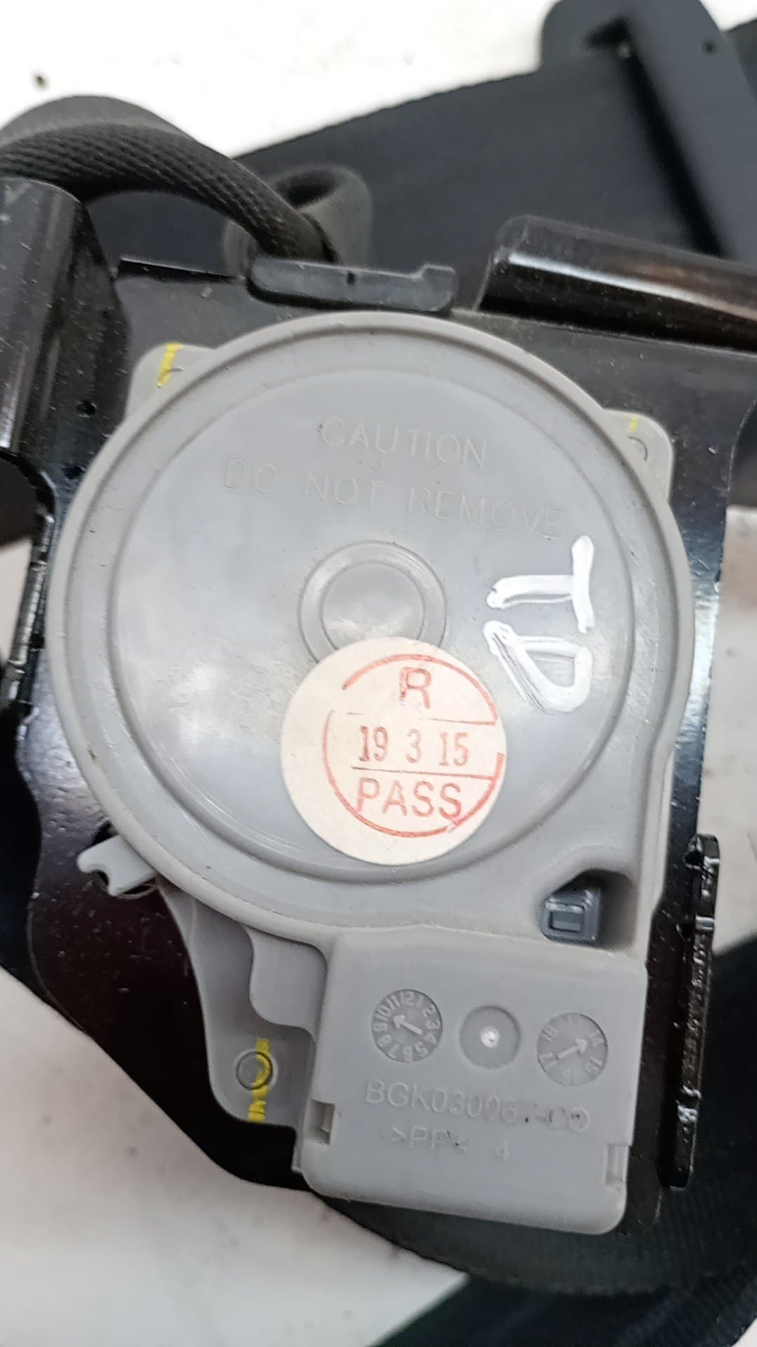 Cinturon seguridad trasero derecho MAZDA 3 2