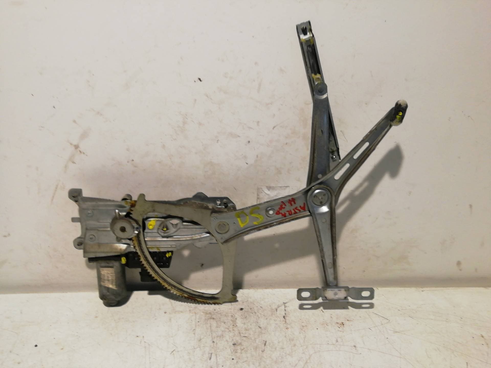 Motor elevalunas delantero izquierdo OPEL ASTRA H CARAVAN 4