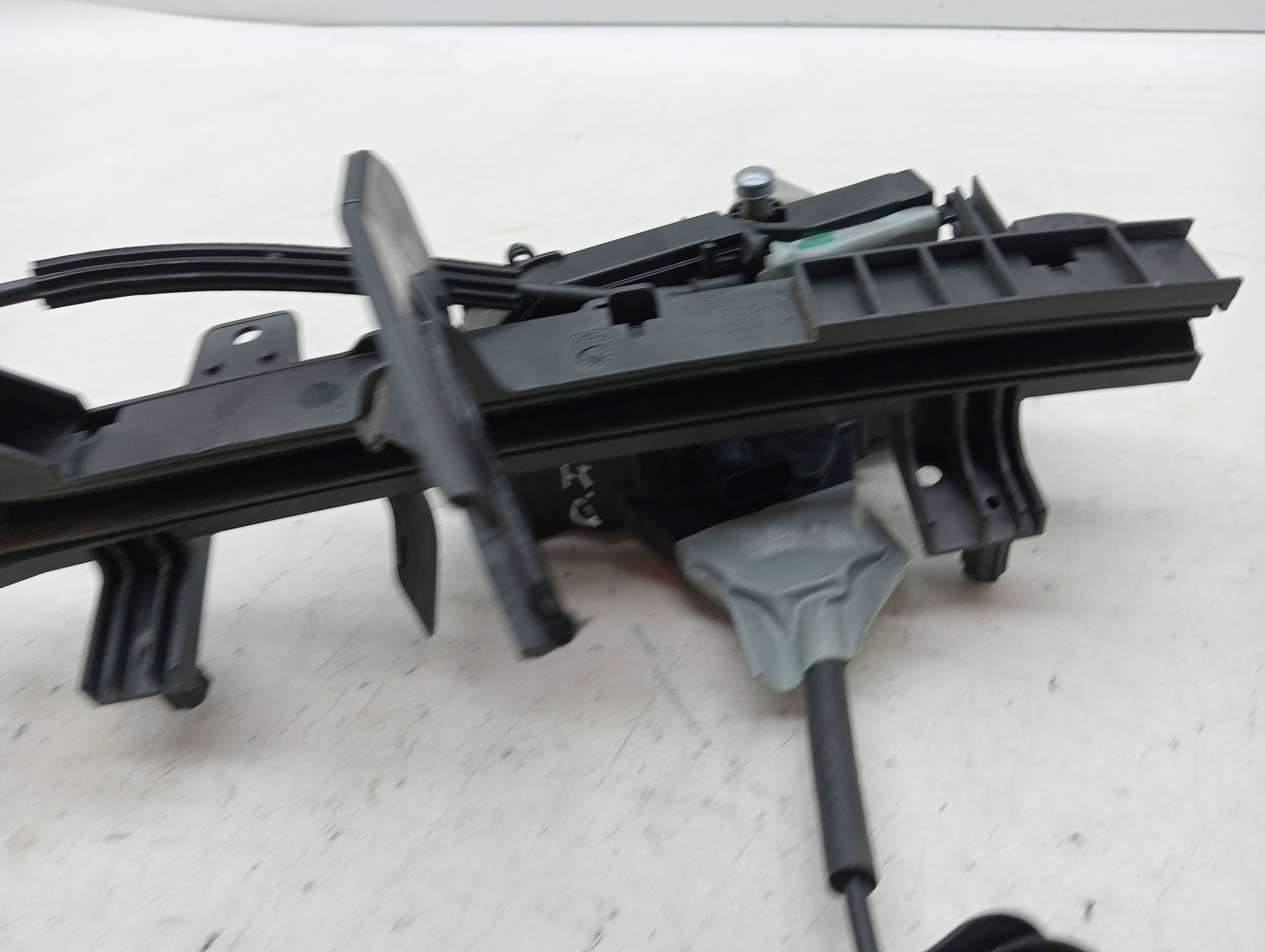 Cerradura puerta delantera izquierda FORD FOCUS 3