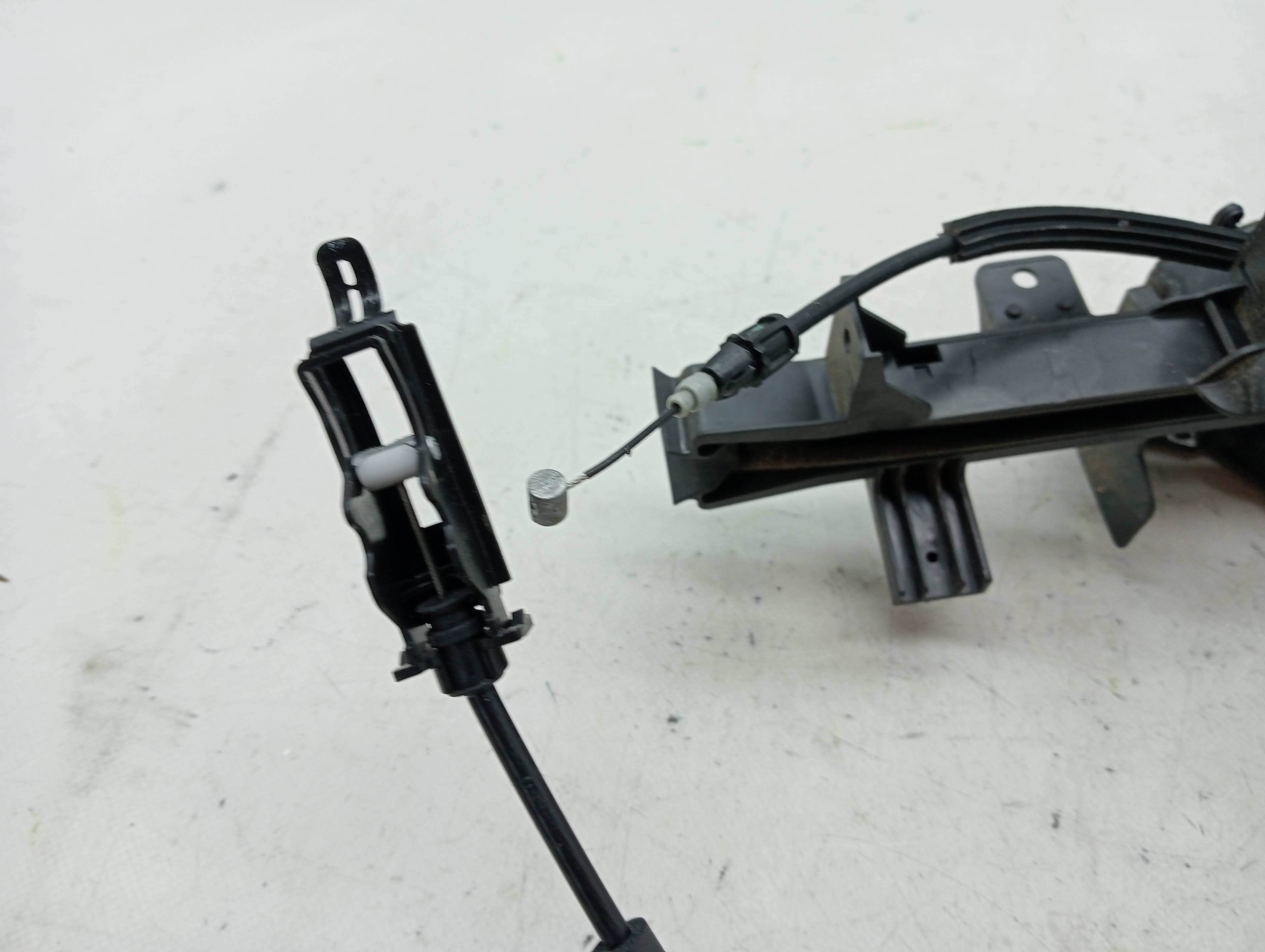Cerradura puerta delantera izquierda FORD FOCUS 2
