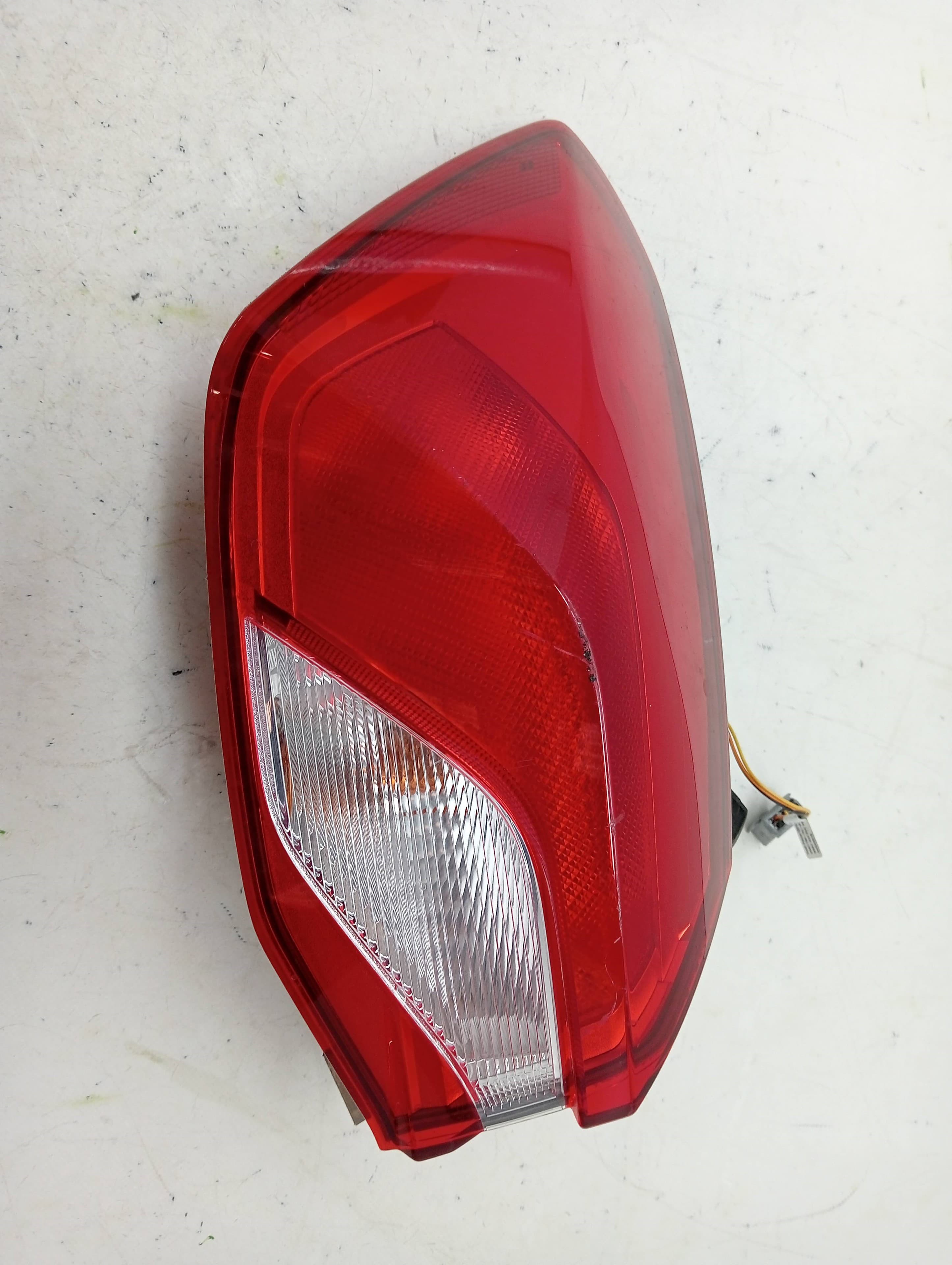 Piloto trasero izquierdo FORD FOCUS