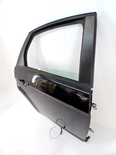 Puerta trasera derecha FORD FOCUS BERLINA (CAP)
