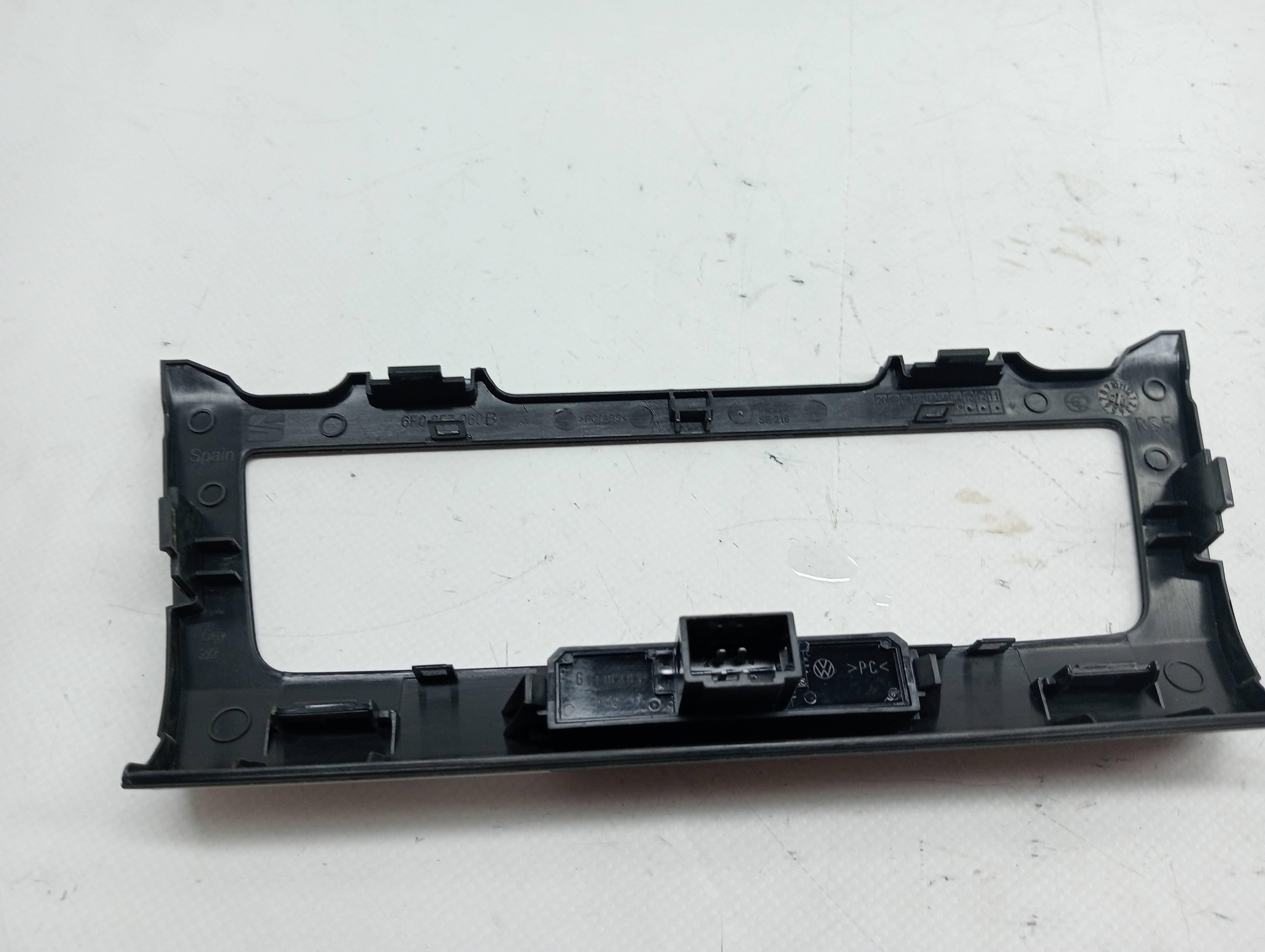 Plastico SEAT IBIZA ST (6P8) 2