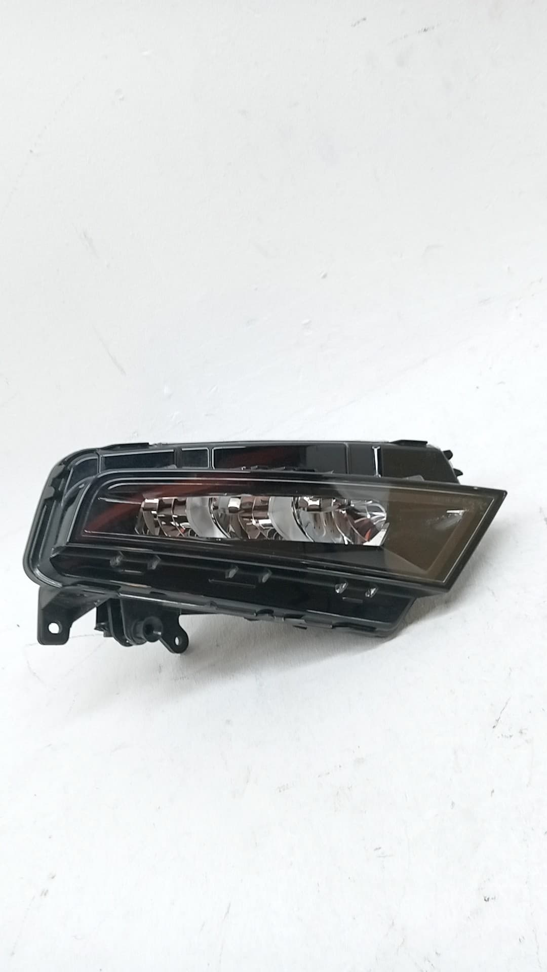 Faro antiniebla derecho SEAT ATECA (KH7) 3