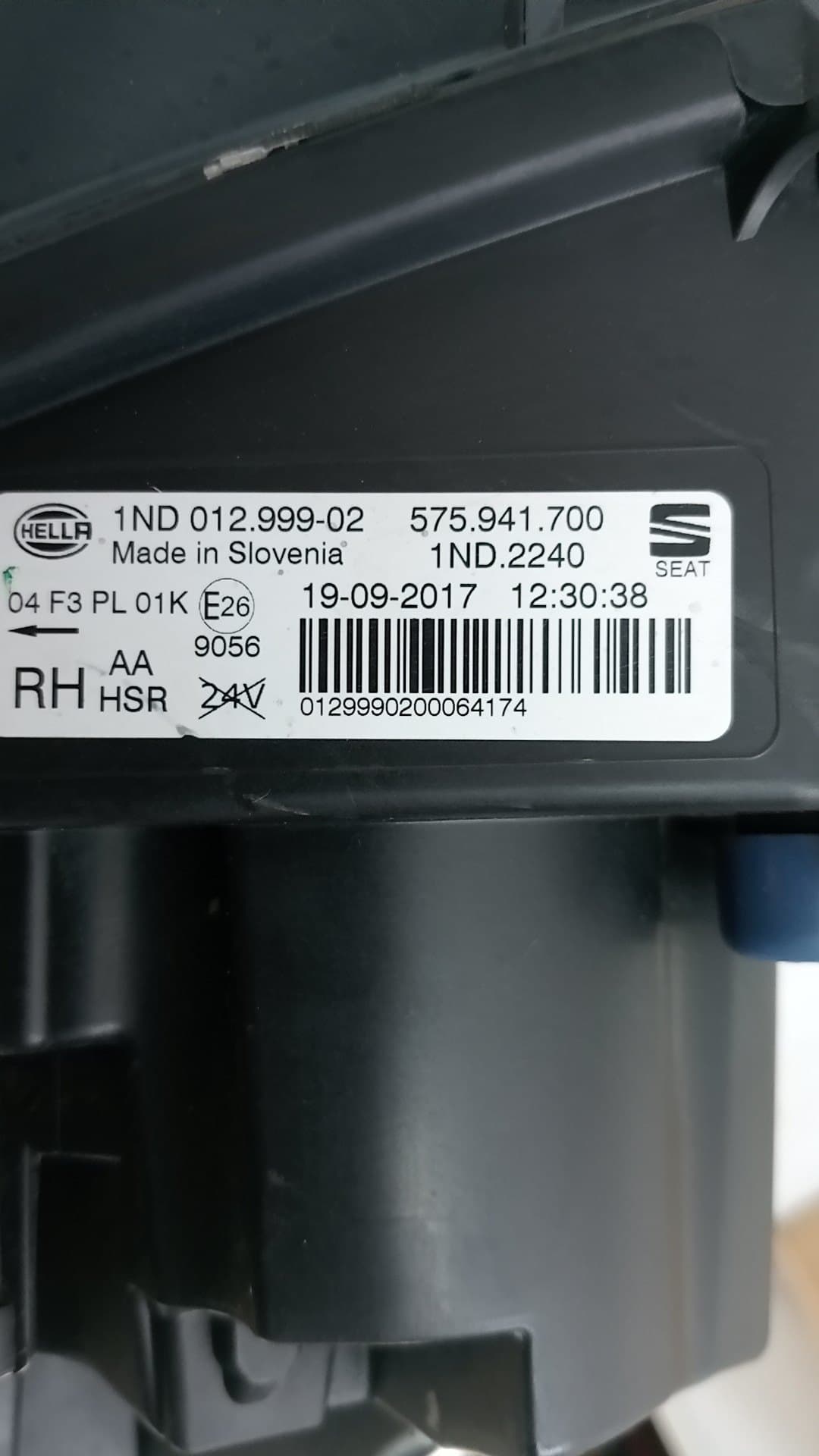 Faro antiniebla derecho SEAT ATECA (KH7)