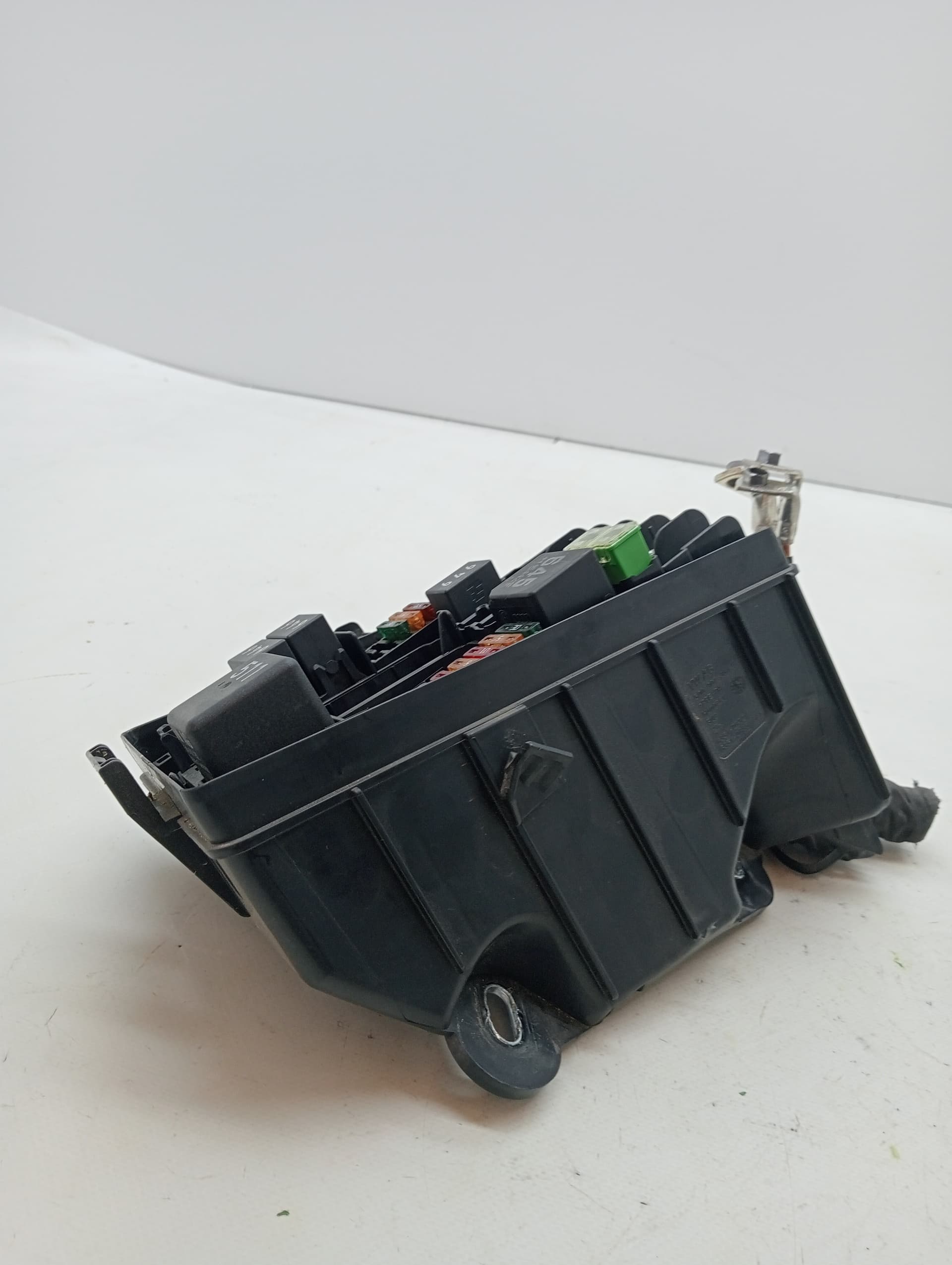 Caja reles / fusibles VOLKSWAGEN GOLF VII SPORTSVAN 2