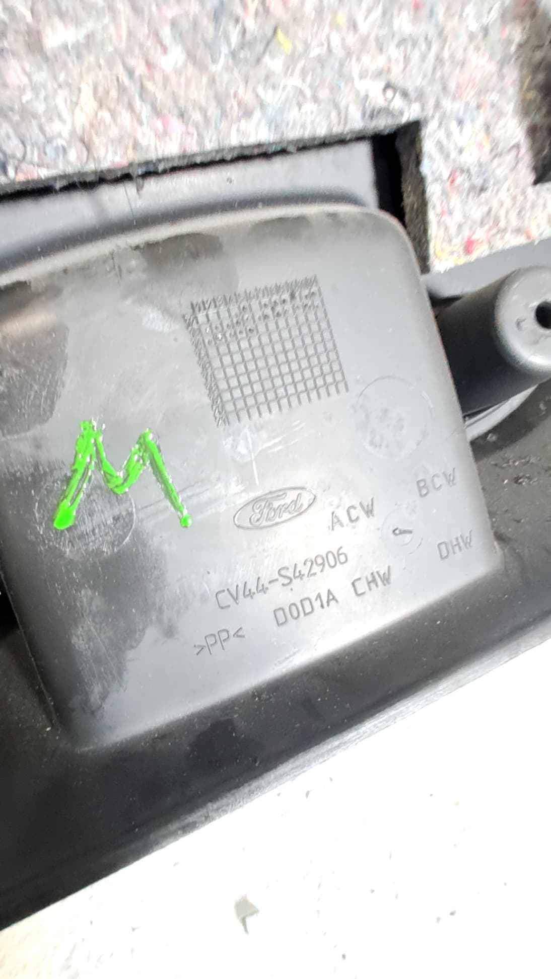 Guarnecido porton trasero FORD KUGA (CBS) 2