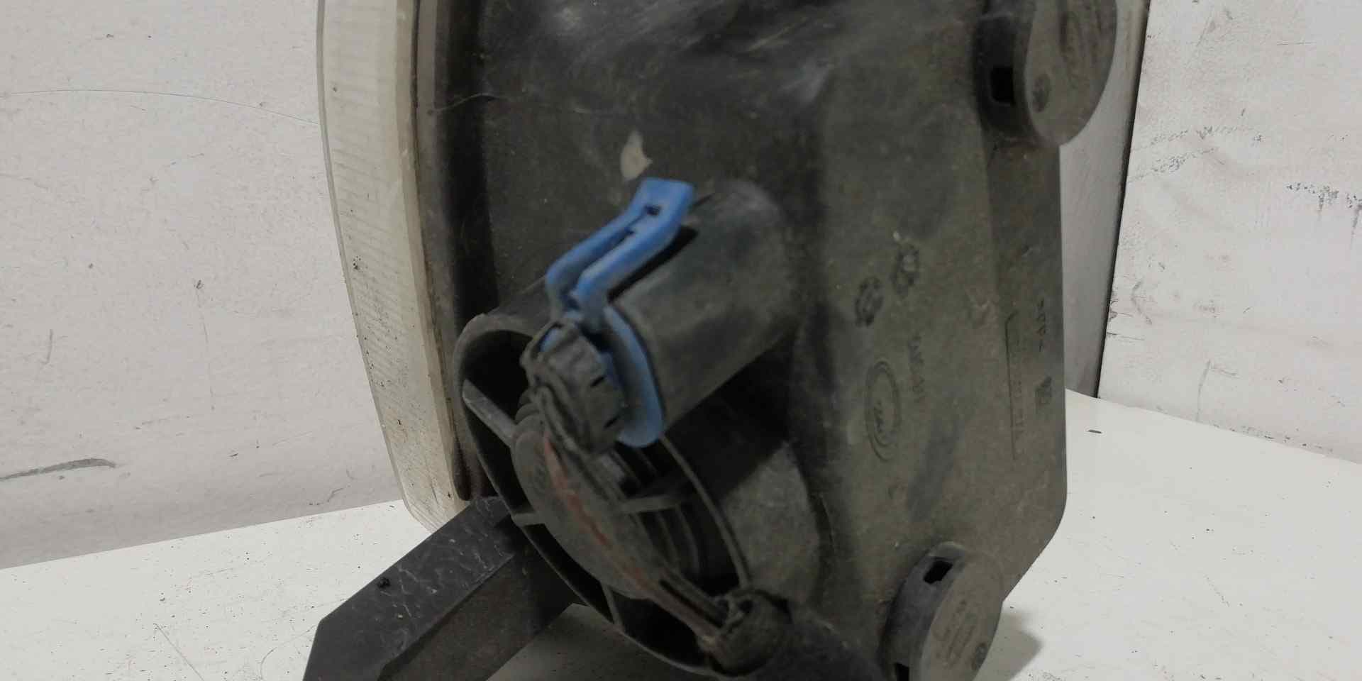 Faro antiniebla izquierdo OPEL ZAFIRA A 2