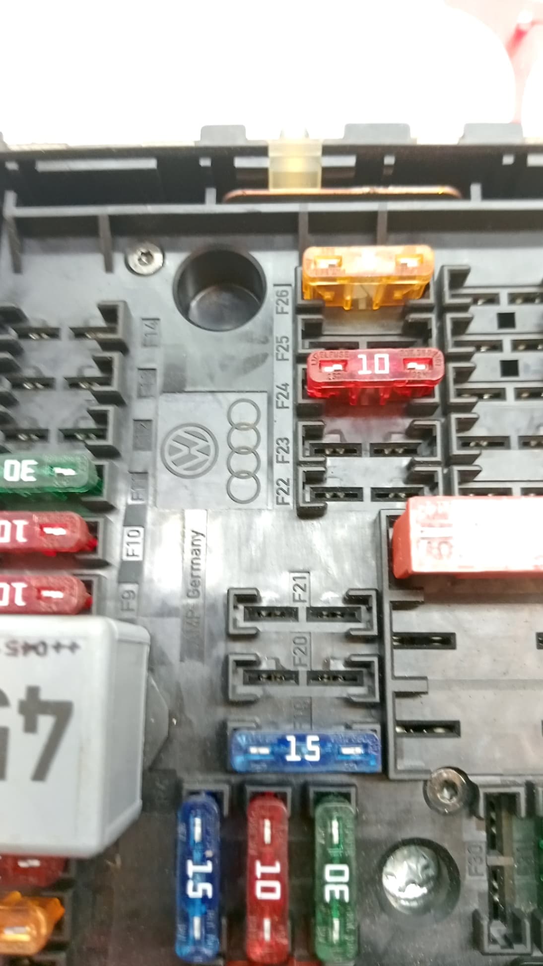 Caja reles / fusibles AUDI A3 (8L) 4