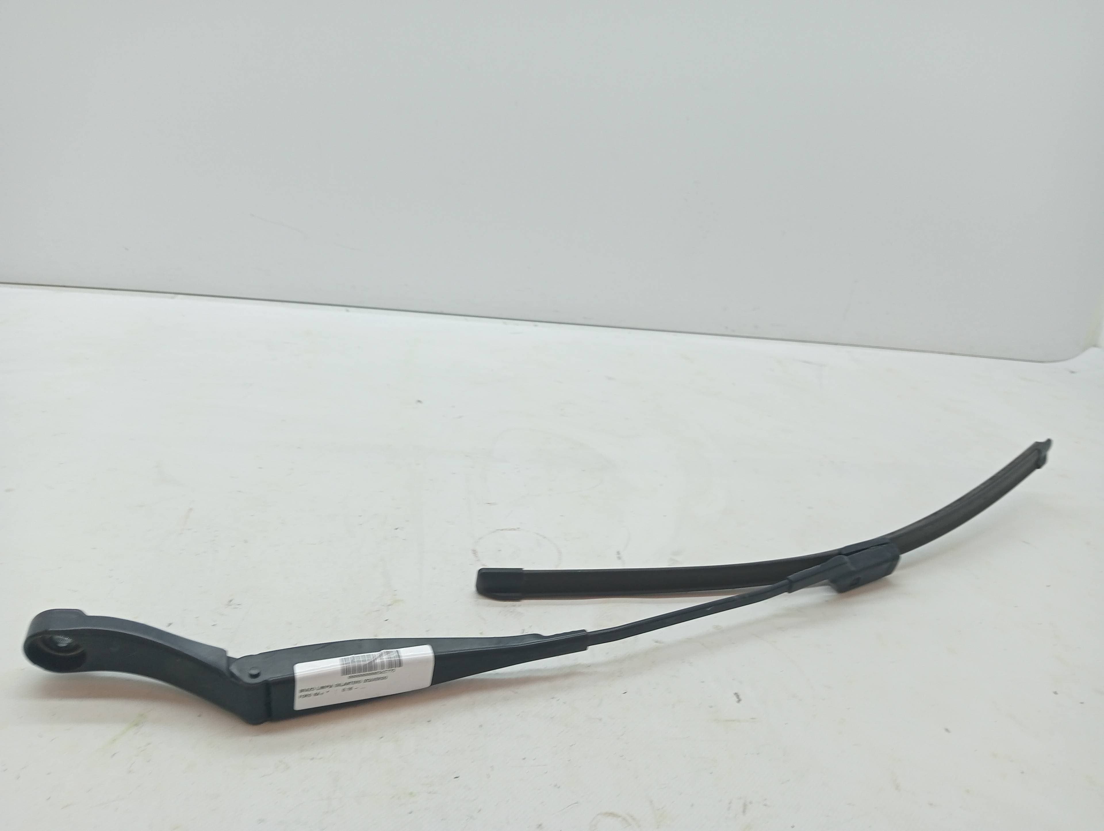 Brazo limpia delantero izquierdo FORD KA+