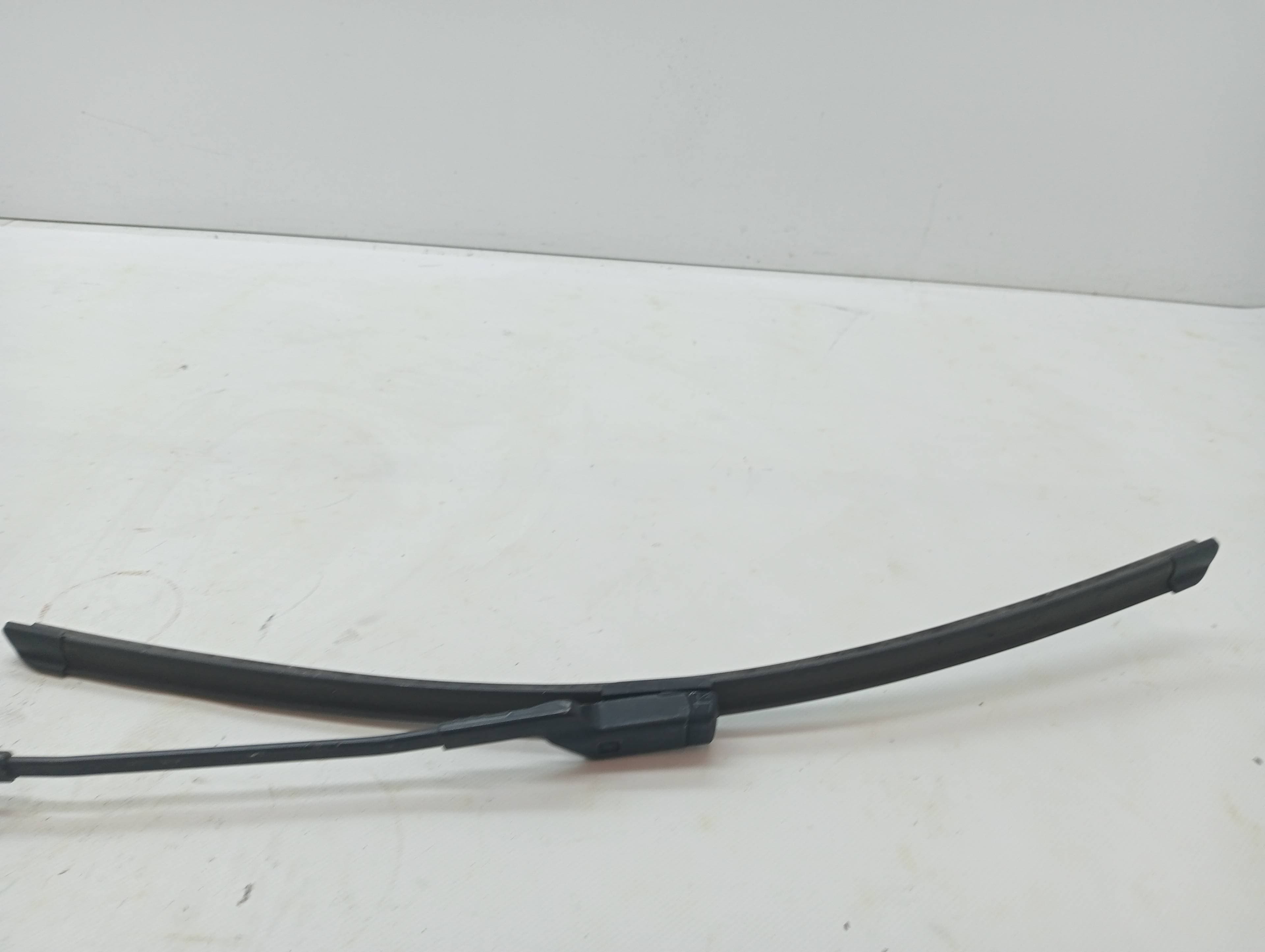Brazo limpia delantero izquierdo FORD KA+ 2