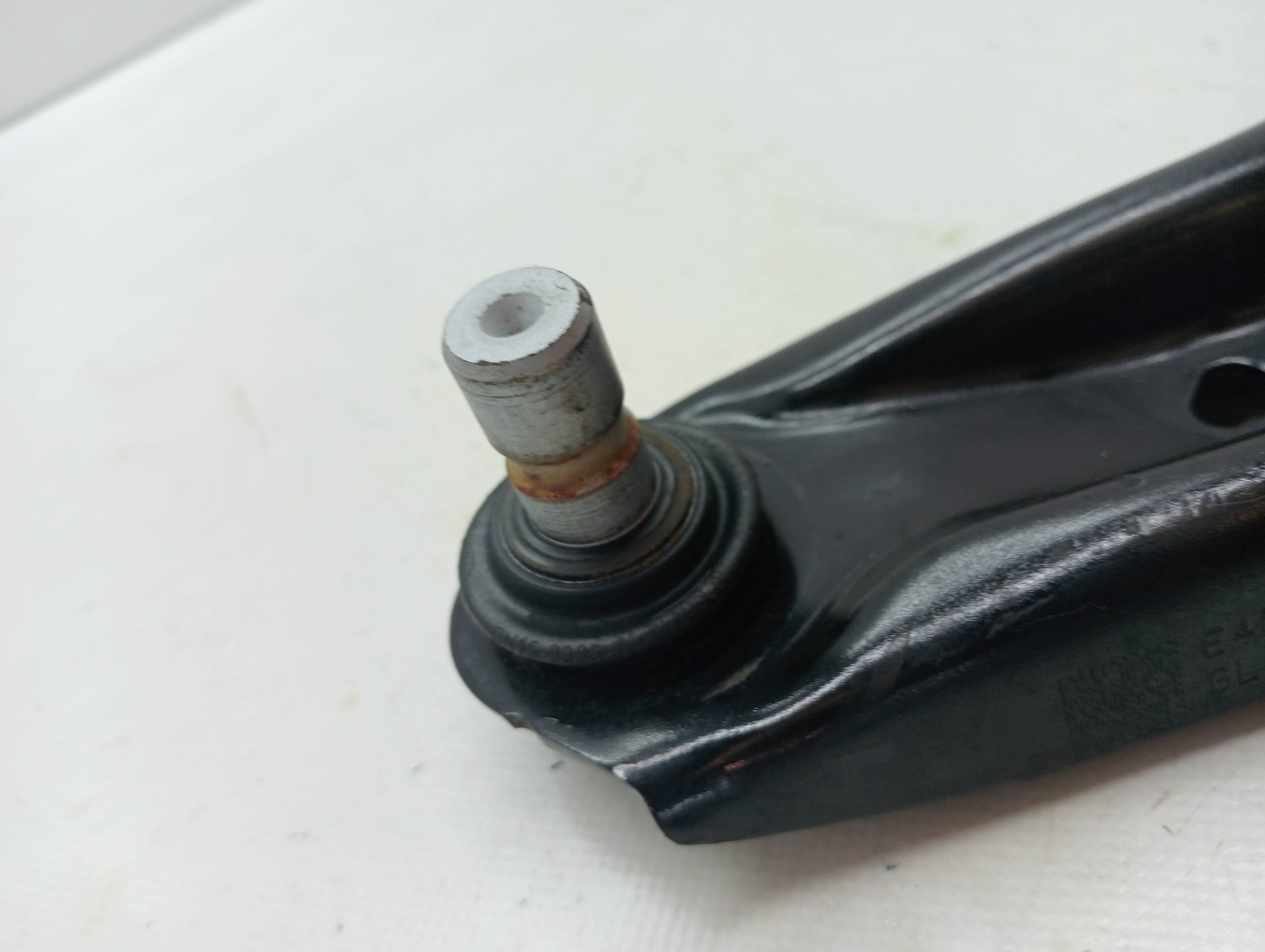 Brazo suspension inferior delantero derecho FORD KA+ 3