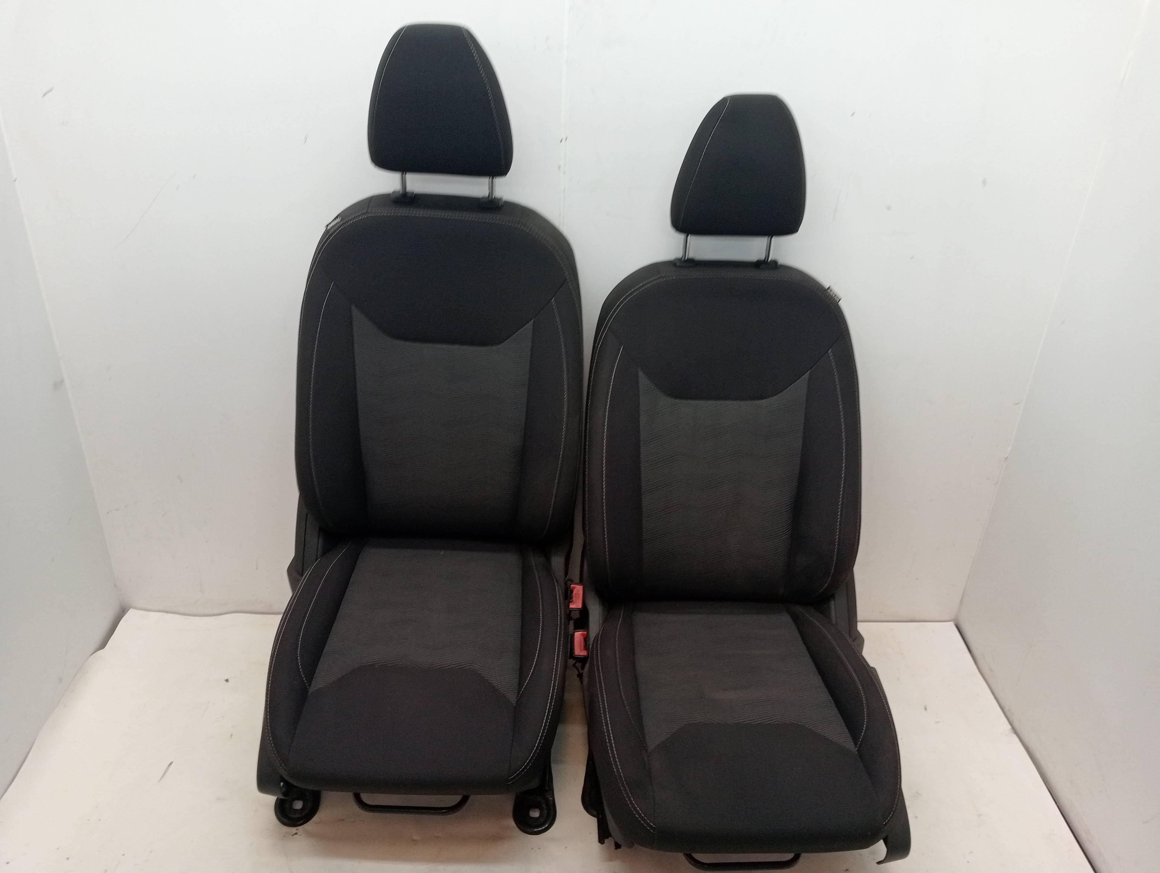 Juego asientos completo FORD KA+