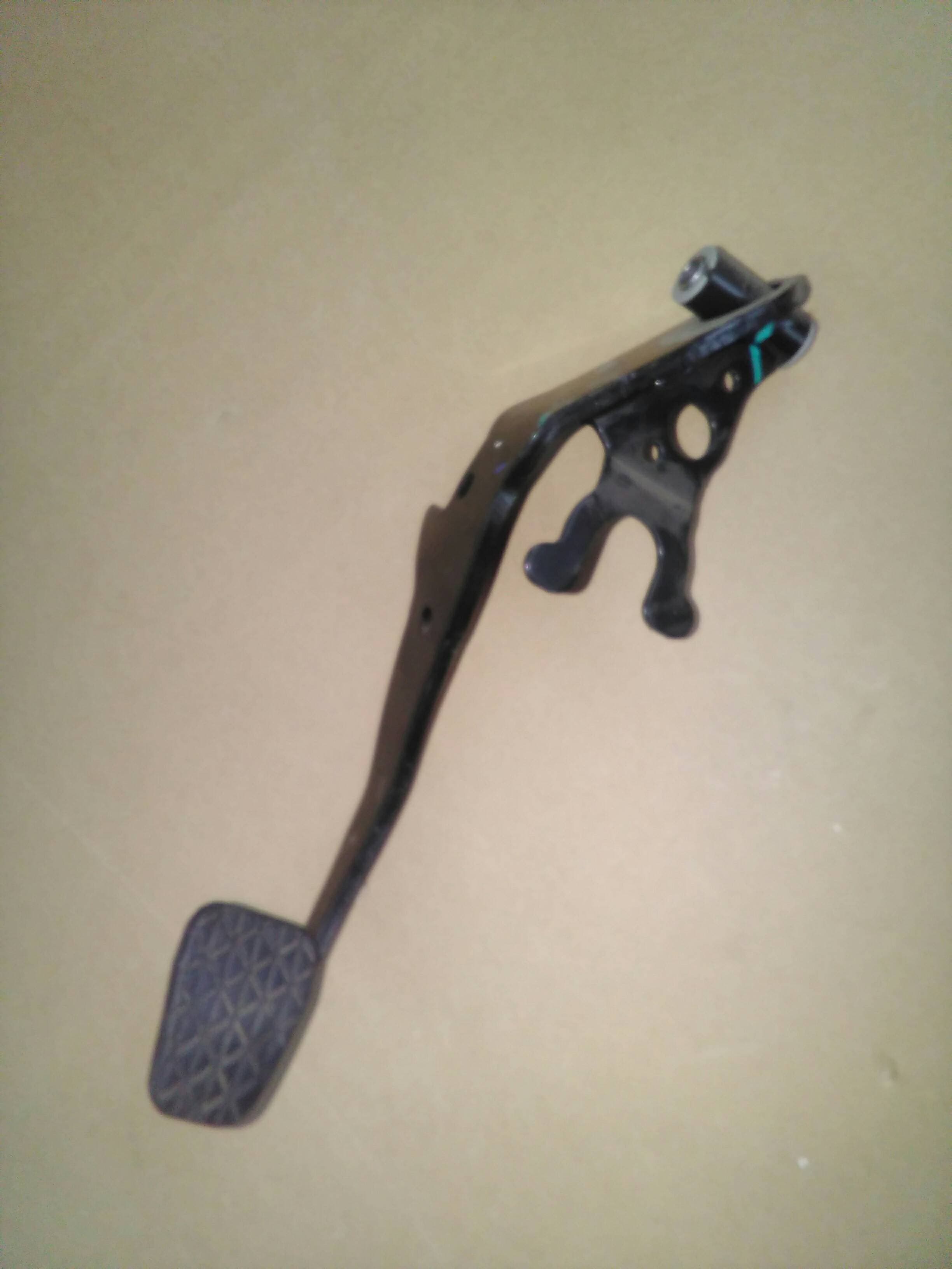 Pedal freno FORD KA+