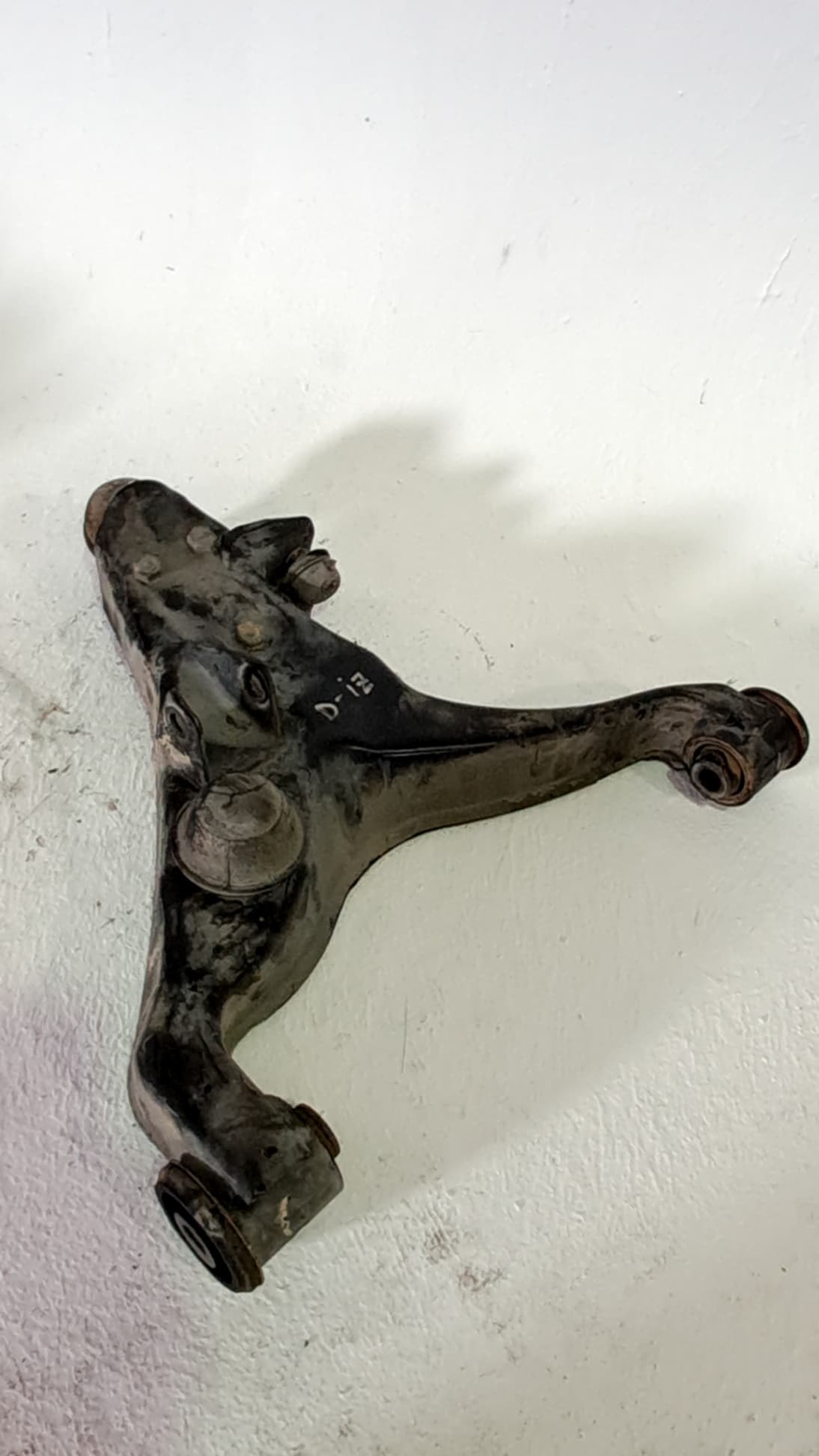 Brazo suspension inferior delantero izquierdo MITSUBISHI MONTERO (V60/V70) 2