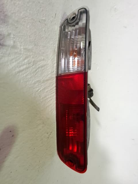Faro antiniebla trasero izquierdo MITSUBISHI MONTERO (V60/V70)