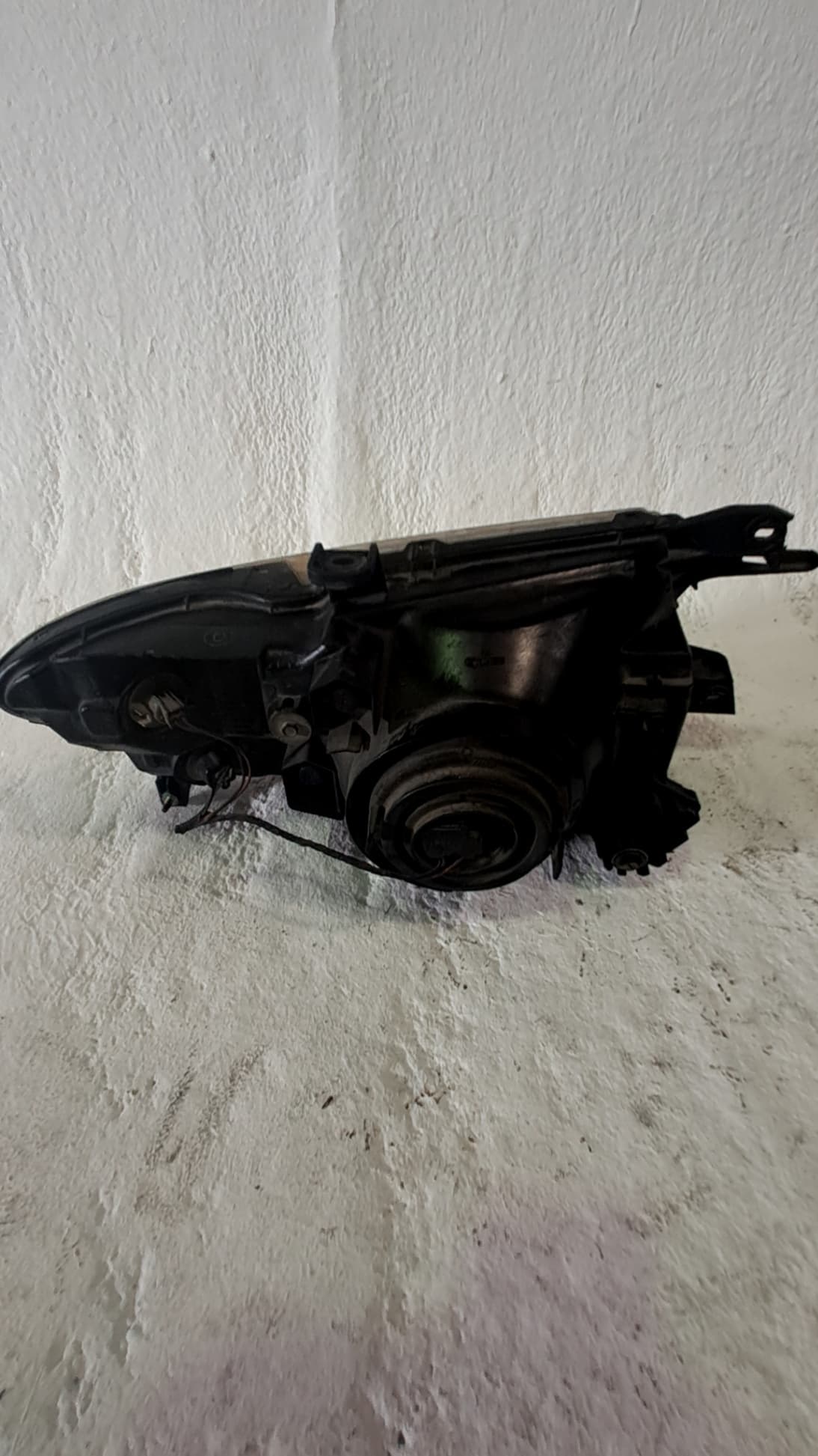Faro izquierdo MITSUBISHI MONTERO (V60/V70) 2
