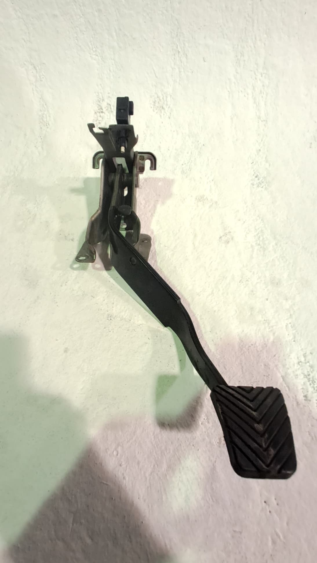 Pedal freno MITSUBISHI MONTERO (V60/V70)