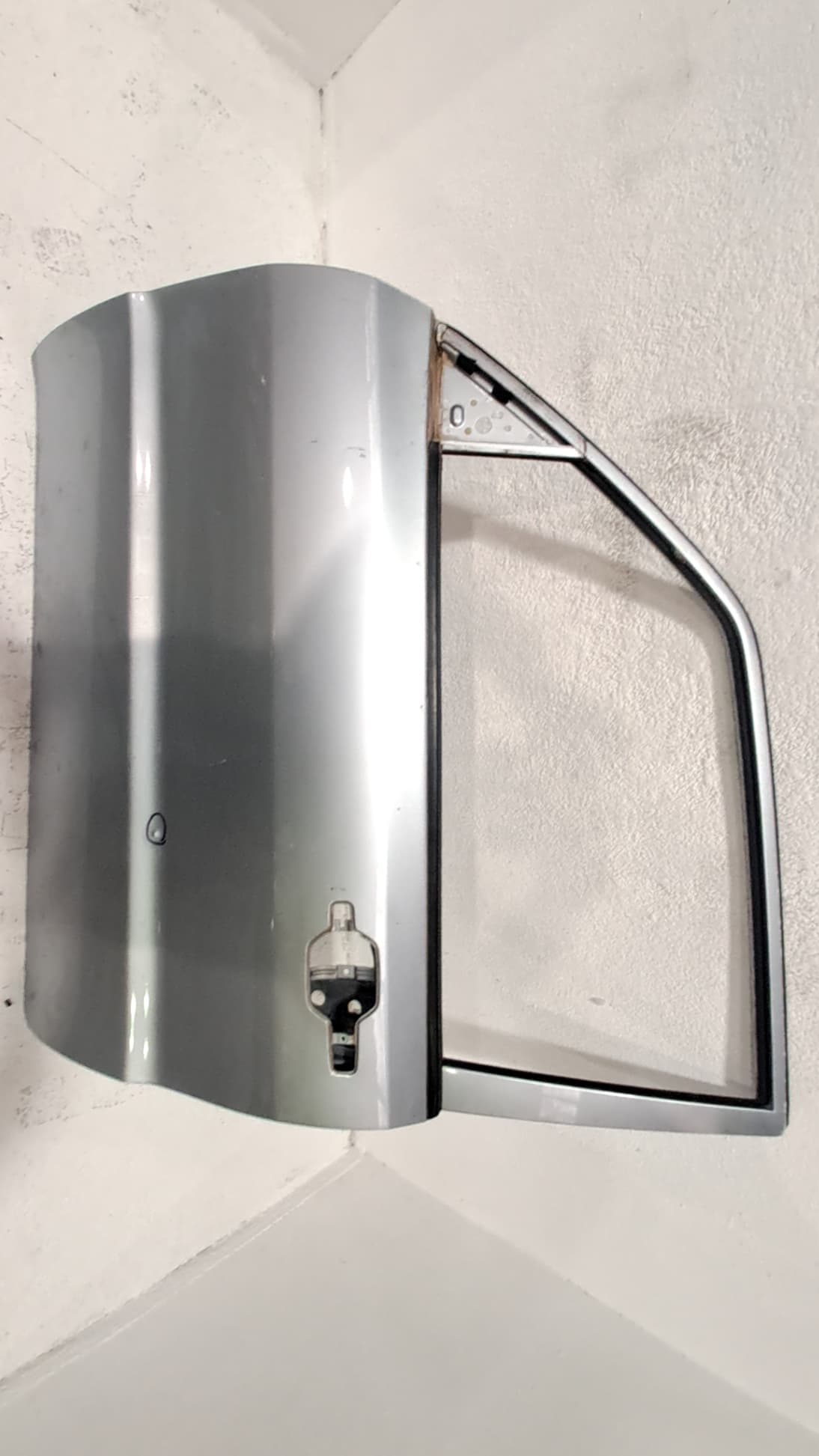 Puerta delantera izquierda MITSUBISHI MONTERO (V60/V70)