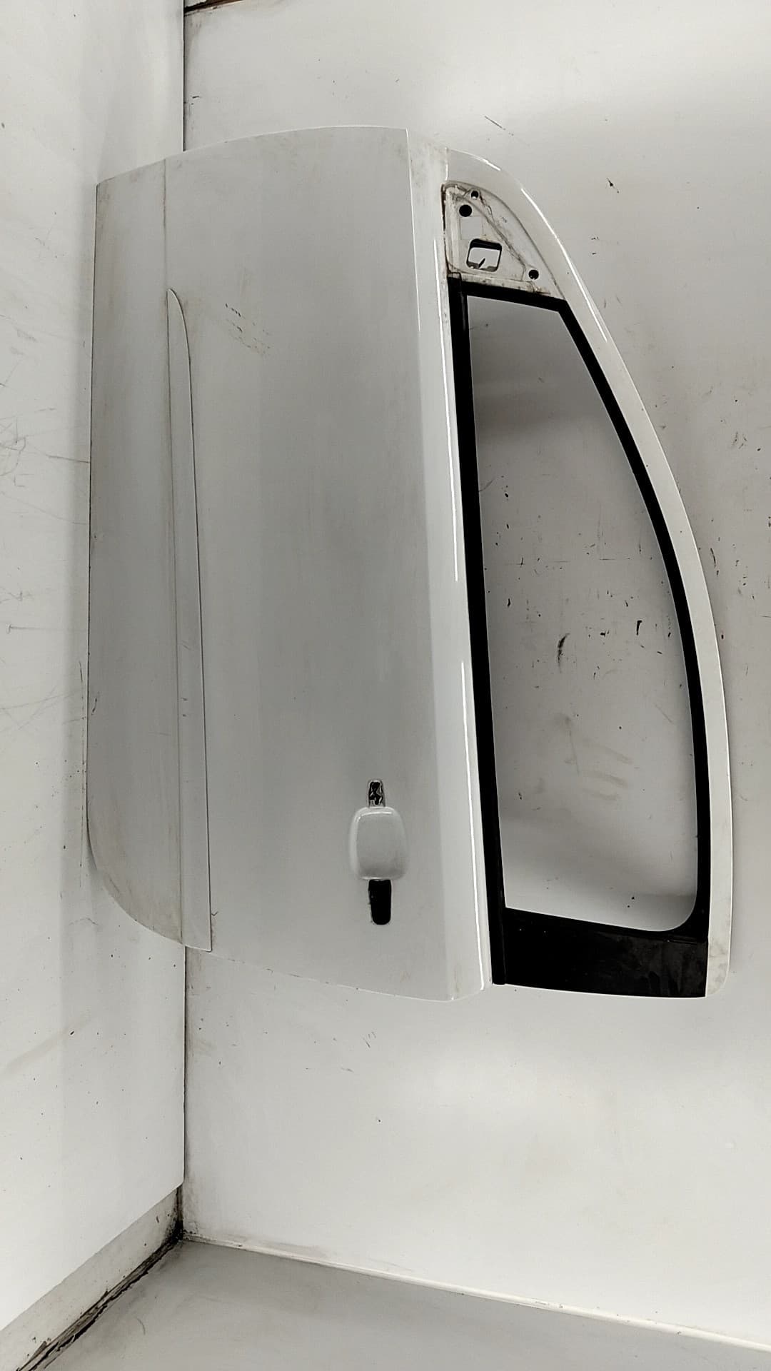 Puerta delantera izquierda OPEL ASTRA H BER.
