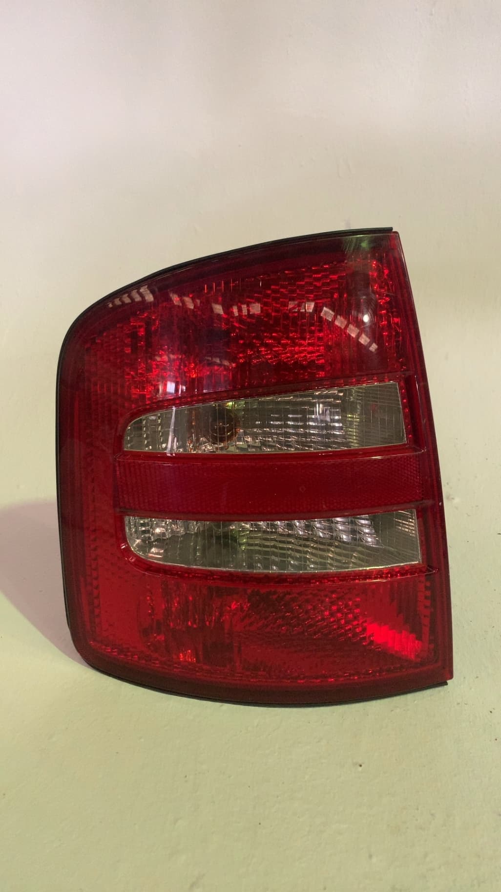 Piloto trasero izquierdo SKODA FABIA I SEDÁN (6Y3)