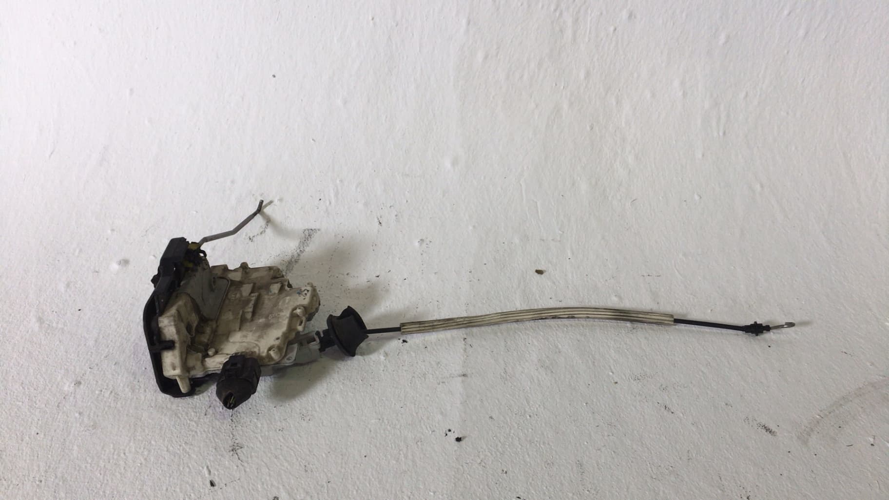 Cerradura puerta delantera derecha AUDI A6 AVANT (4F5) 2