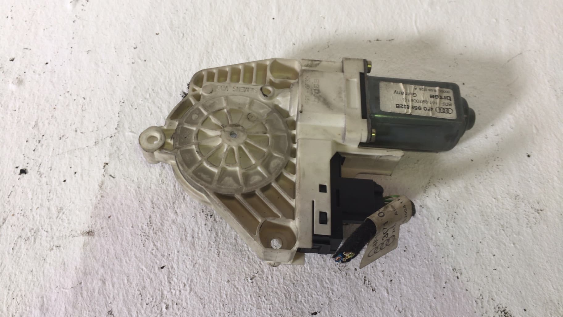 Motor elevalunas delantero derecho AUDI A6 AVANT (4F5) 2