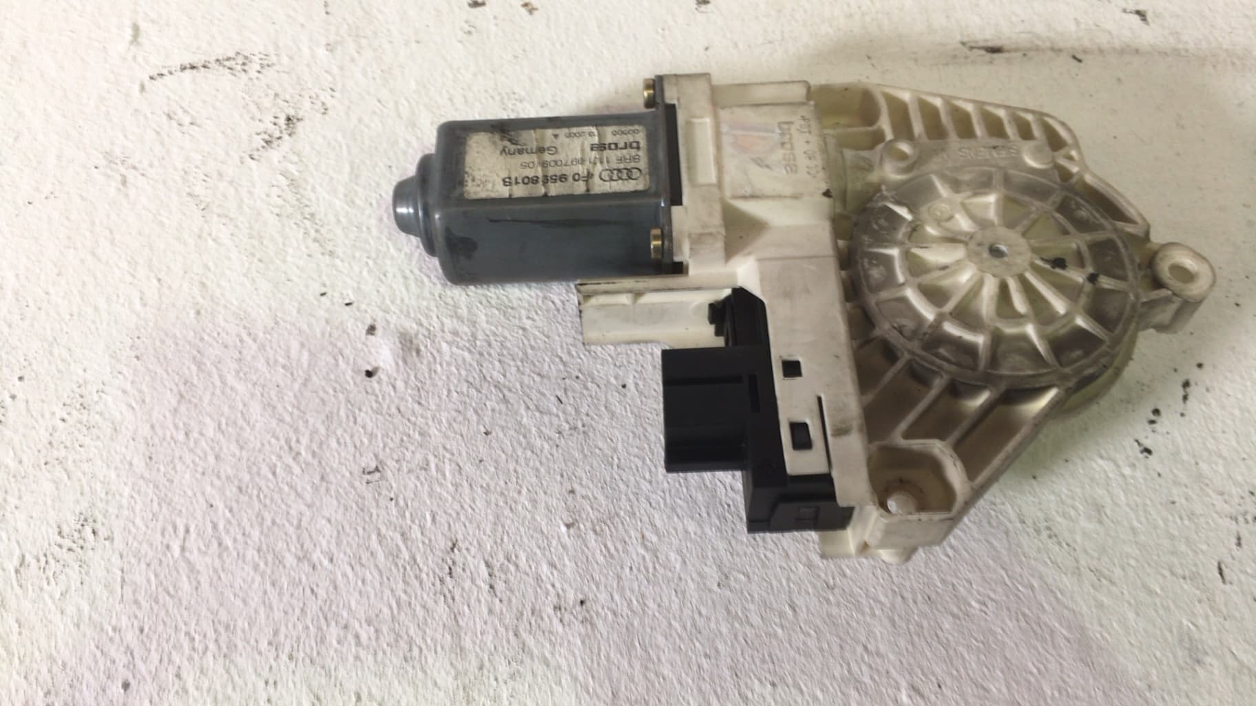 Motor elevalunas delantero izquierdo AUDI A6 AVANT (4F5) 2