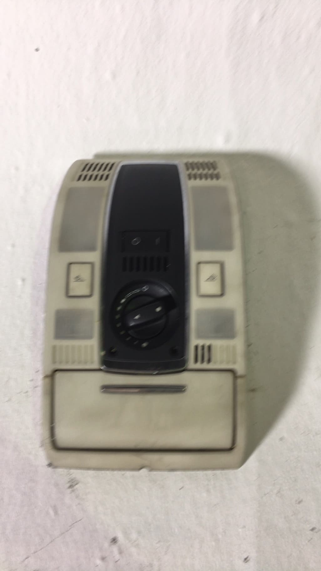 Luz interior delantera AUDI A6 AVANT (4F5)