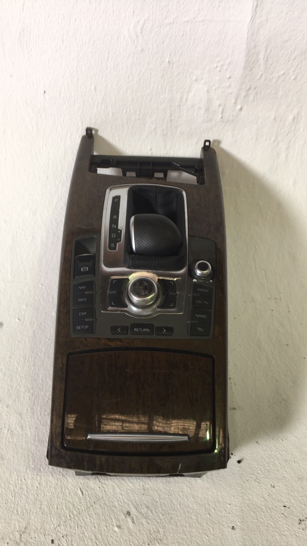 Consola central AUDI A6 AVANT (4F5)