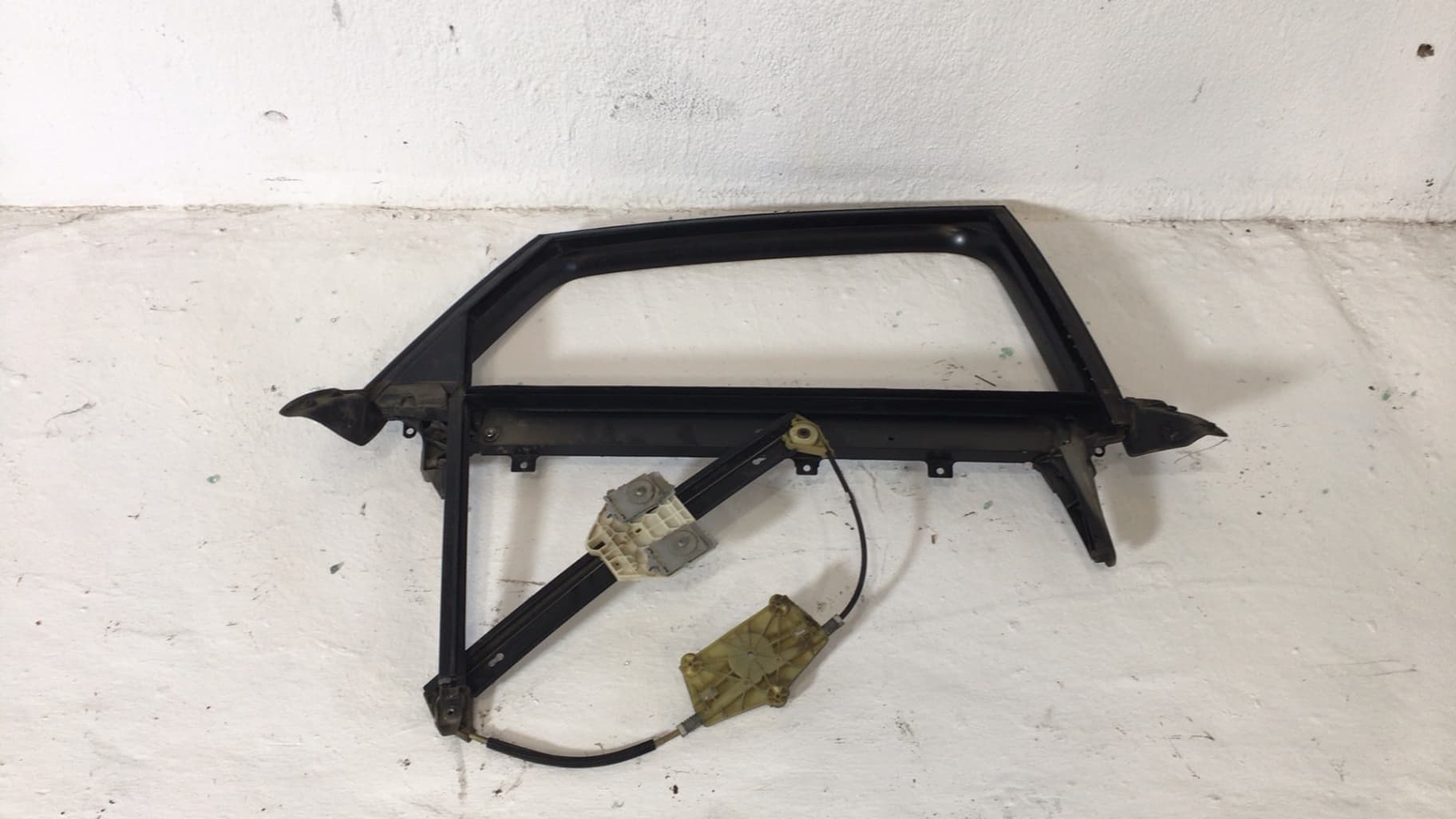 Elevalunas trasero derecho AUDI A6 AVANT (4F5)