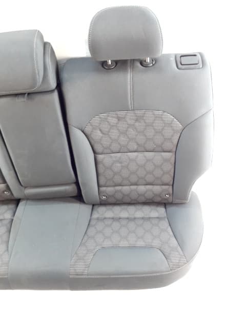 Asientos tercera fila KIA NIRO 3
