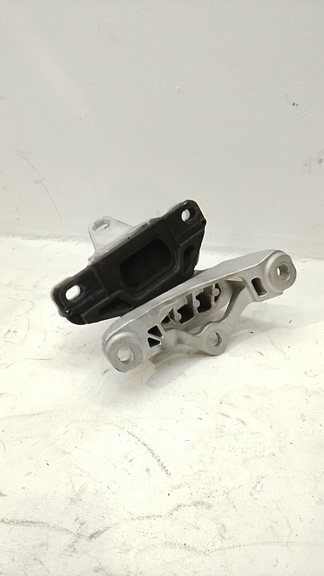 Soporte motor izquierdo MAZDA CX-30