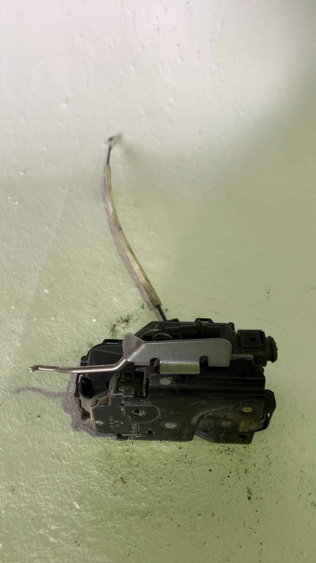 Cerradura puerta trasera derecha AUDI A6 AVANT (4B5)