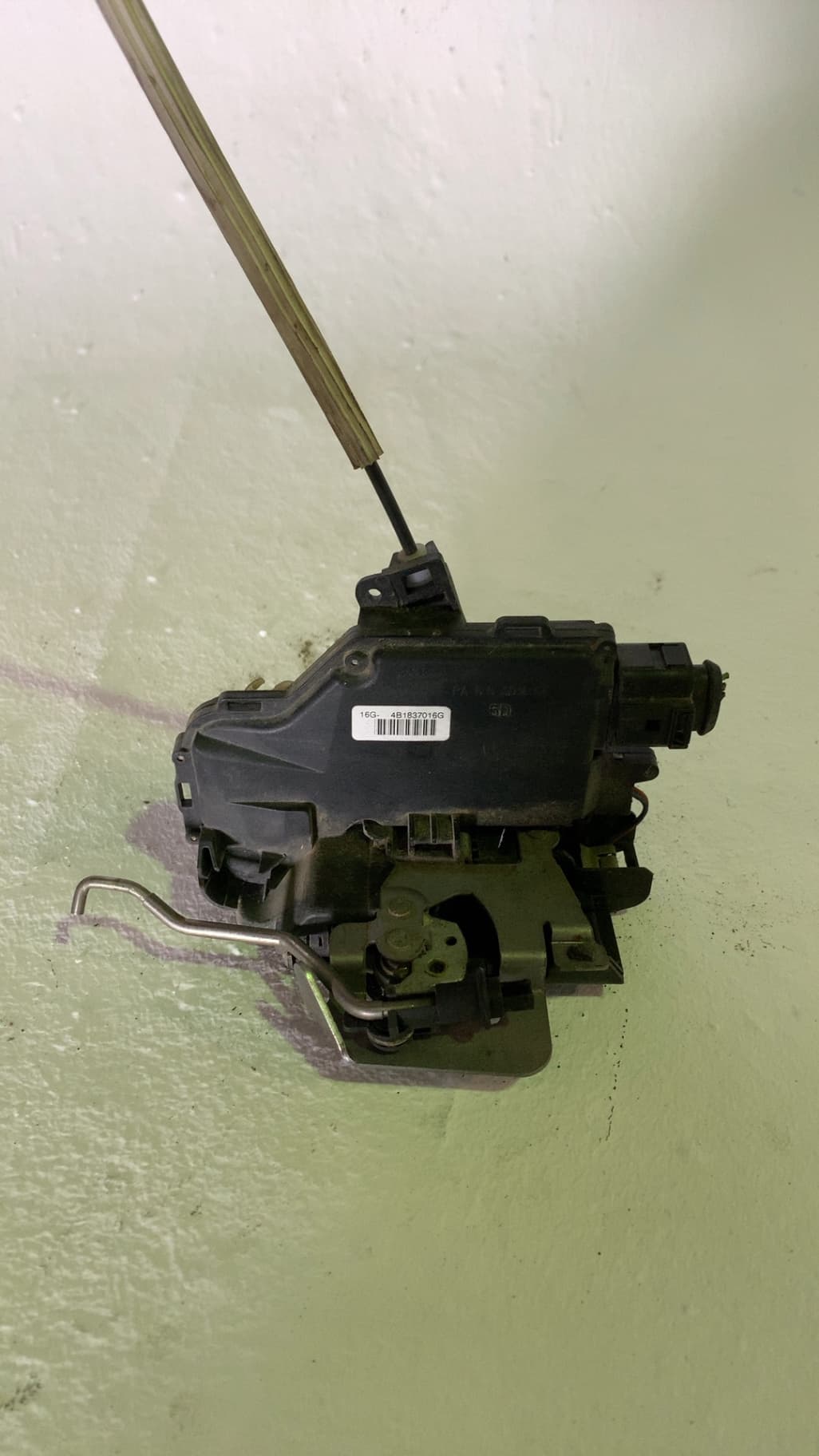 Cerradura puerta trasera derecha AUDI A6 AVANT (4B5) 3