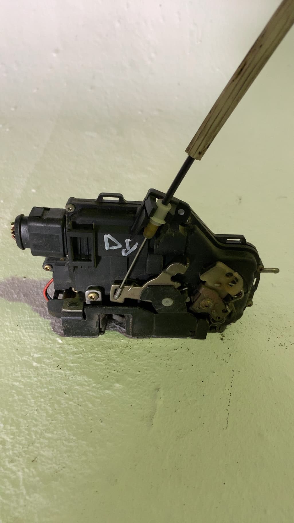 Cerradura puerta trasera derecha AUDI A6 AVANT (4B5) 2
