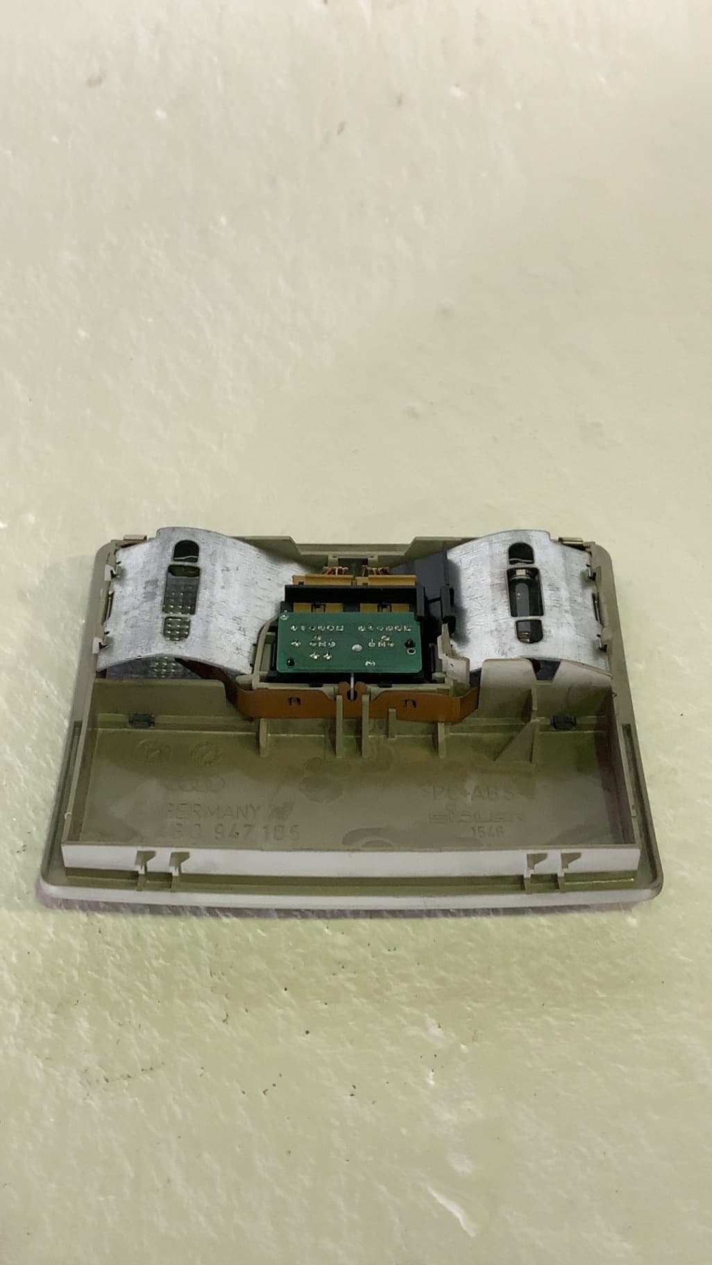 Luz interior delantera AUDI A6 AVANT (4B5) 2