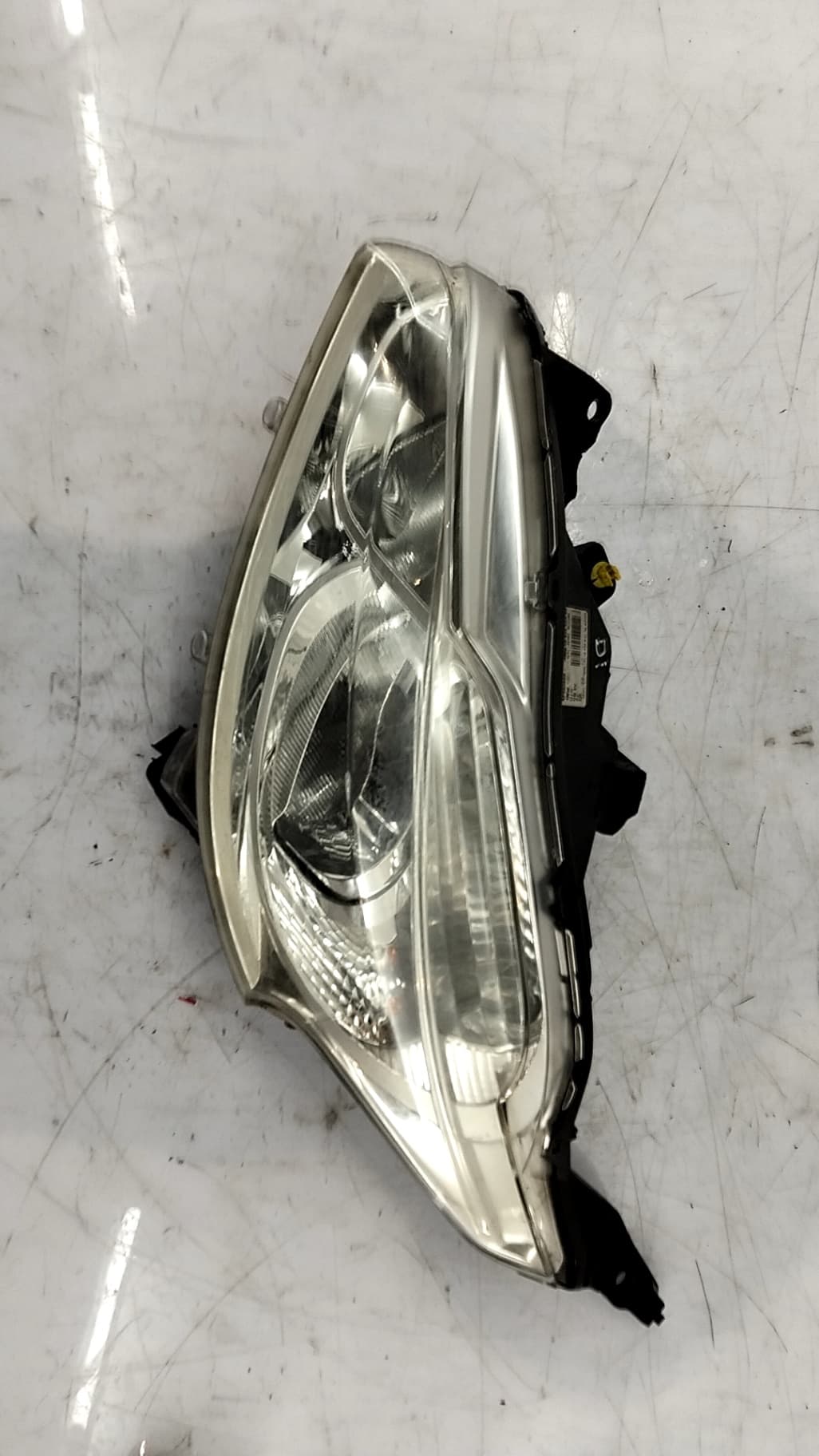 Faro izquierdo PEUGEOT 208
