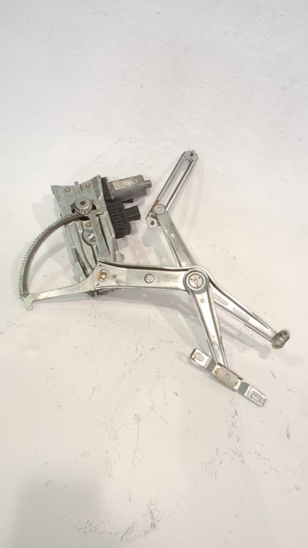 Elevalunas delantero derecho OPEL ASTRA F BERLINA
