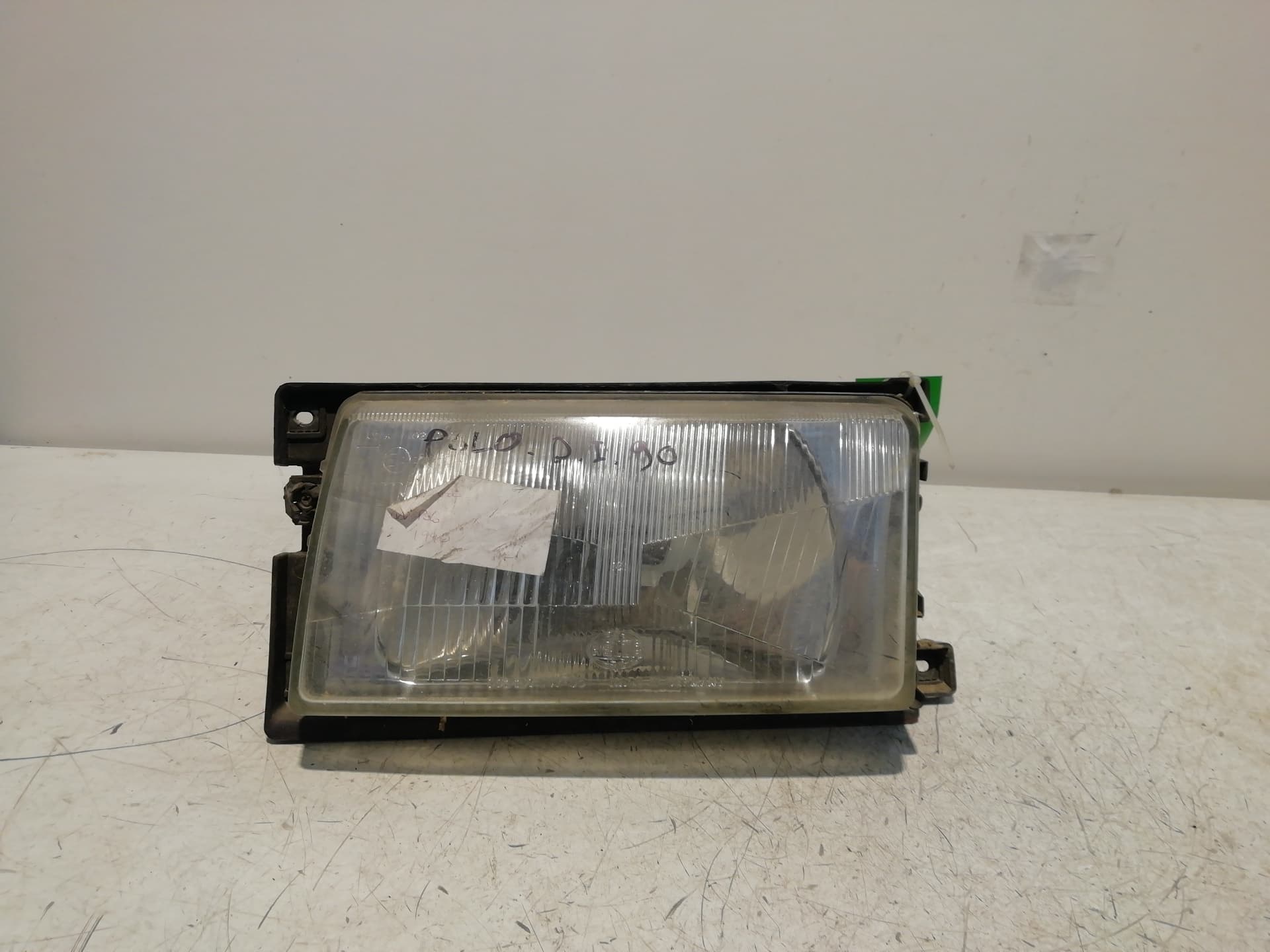 Faro izquierdo VOLKSWAGEN POLO (9N1)