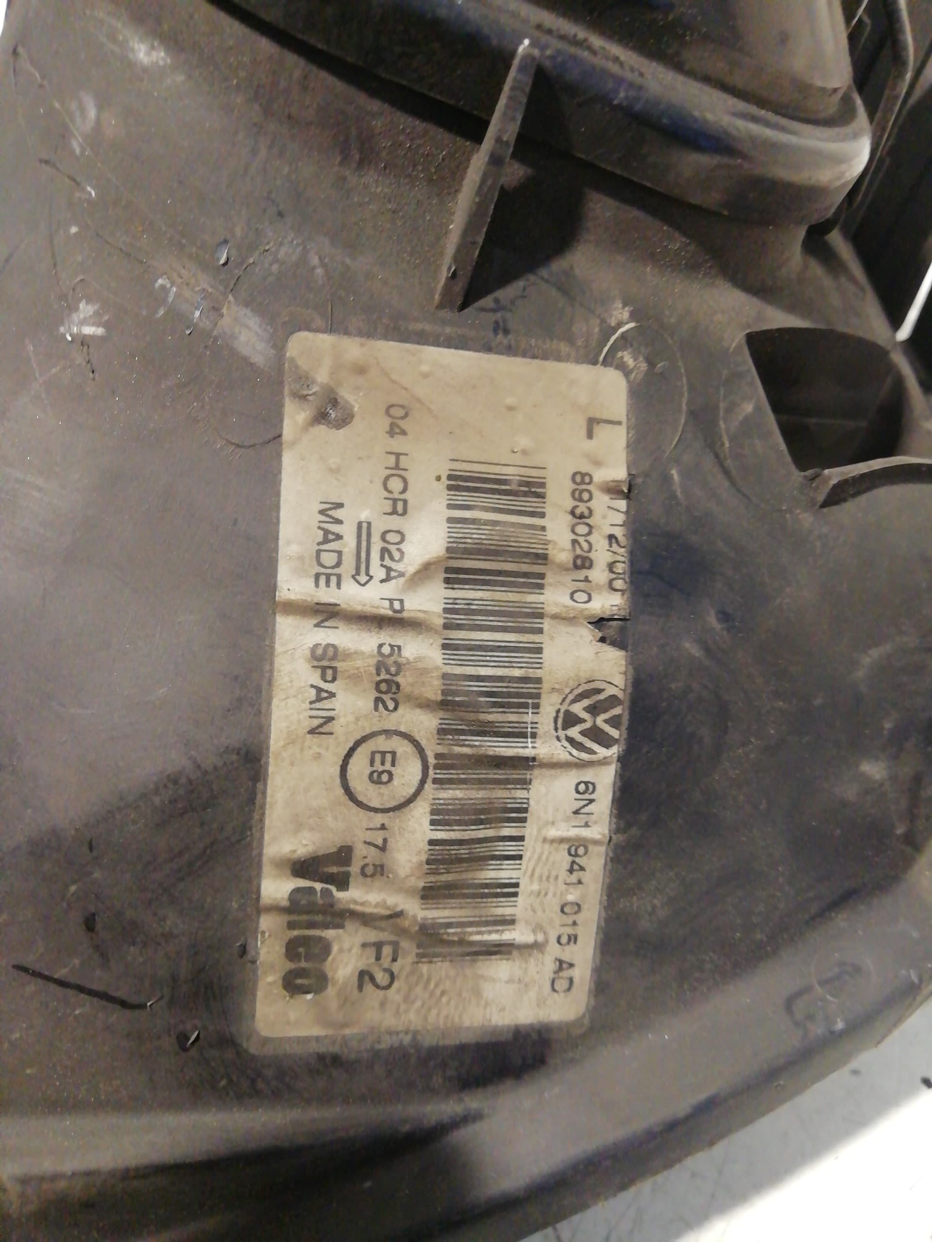 Faro izquierdo VOLKSWAGEN POLO (9N1) 2